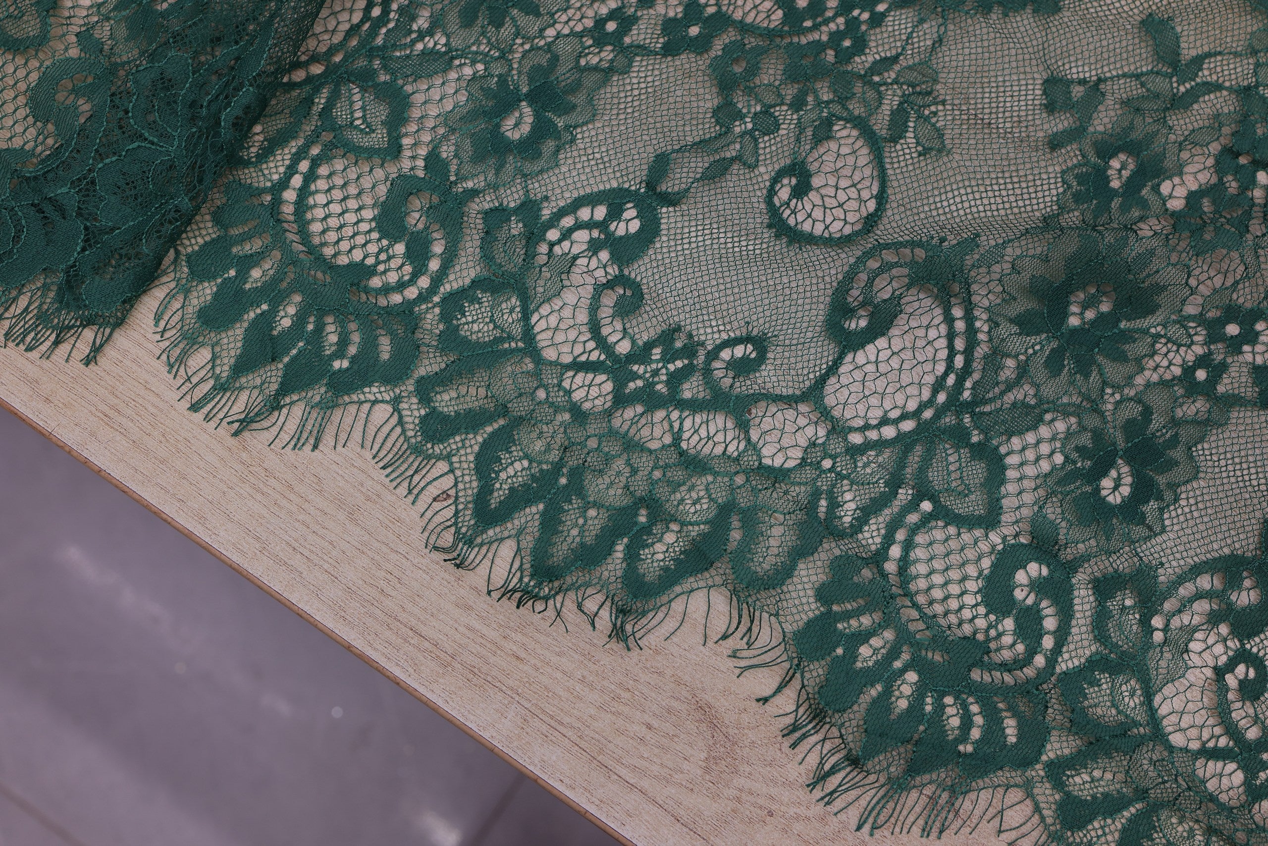 Dantela Chantilly Verde - 657-3