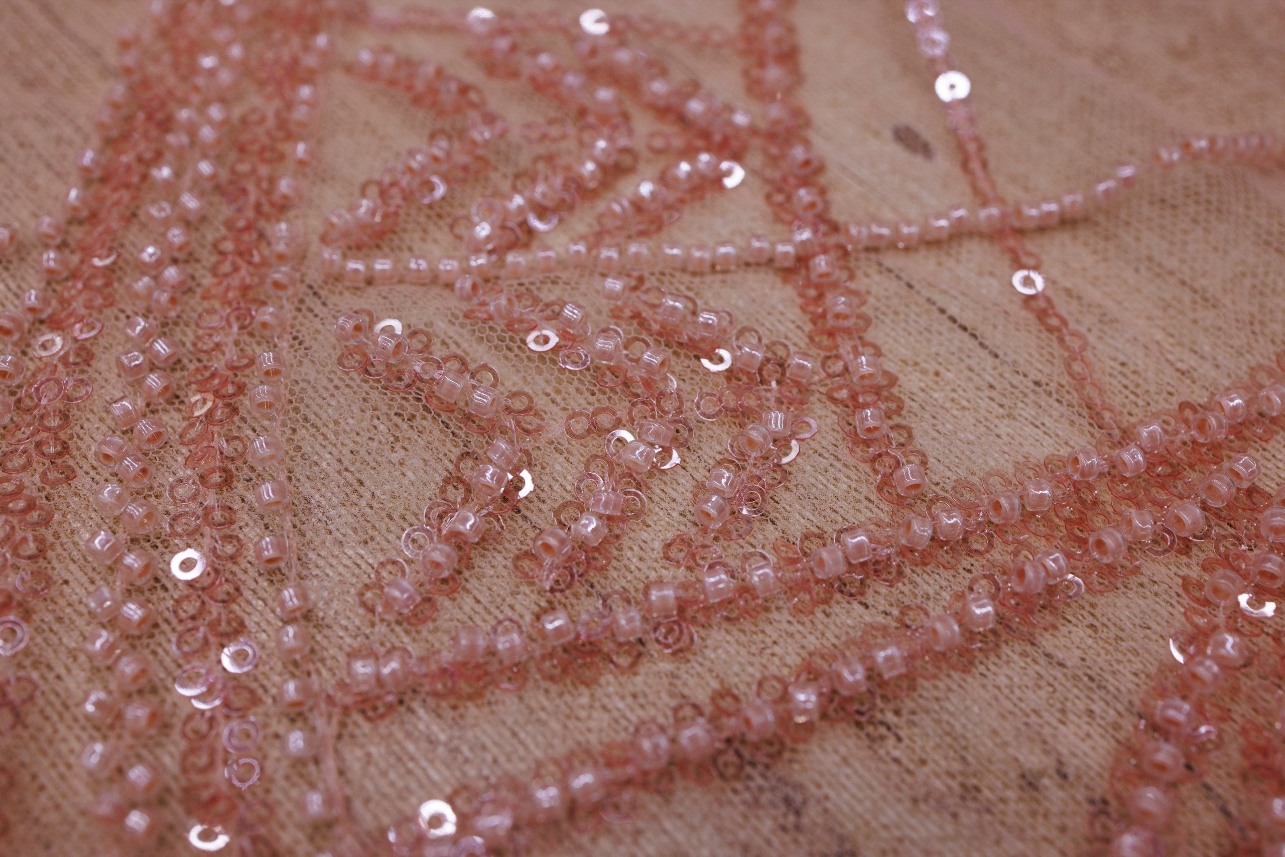 Broderie tip dantela cu perle/margele si paiete A29 - Roz Somon