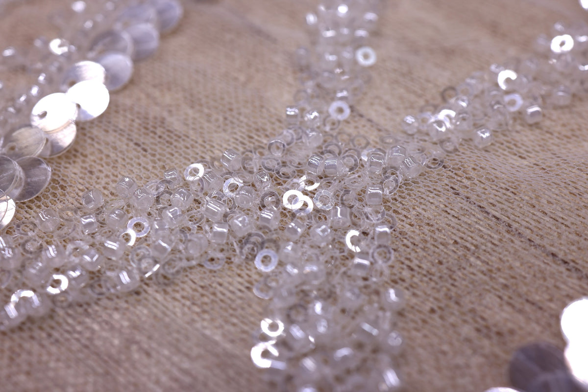 Broderie tip dantela cu perle/margele si paiete A31 - Alb.