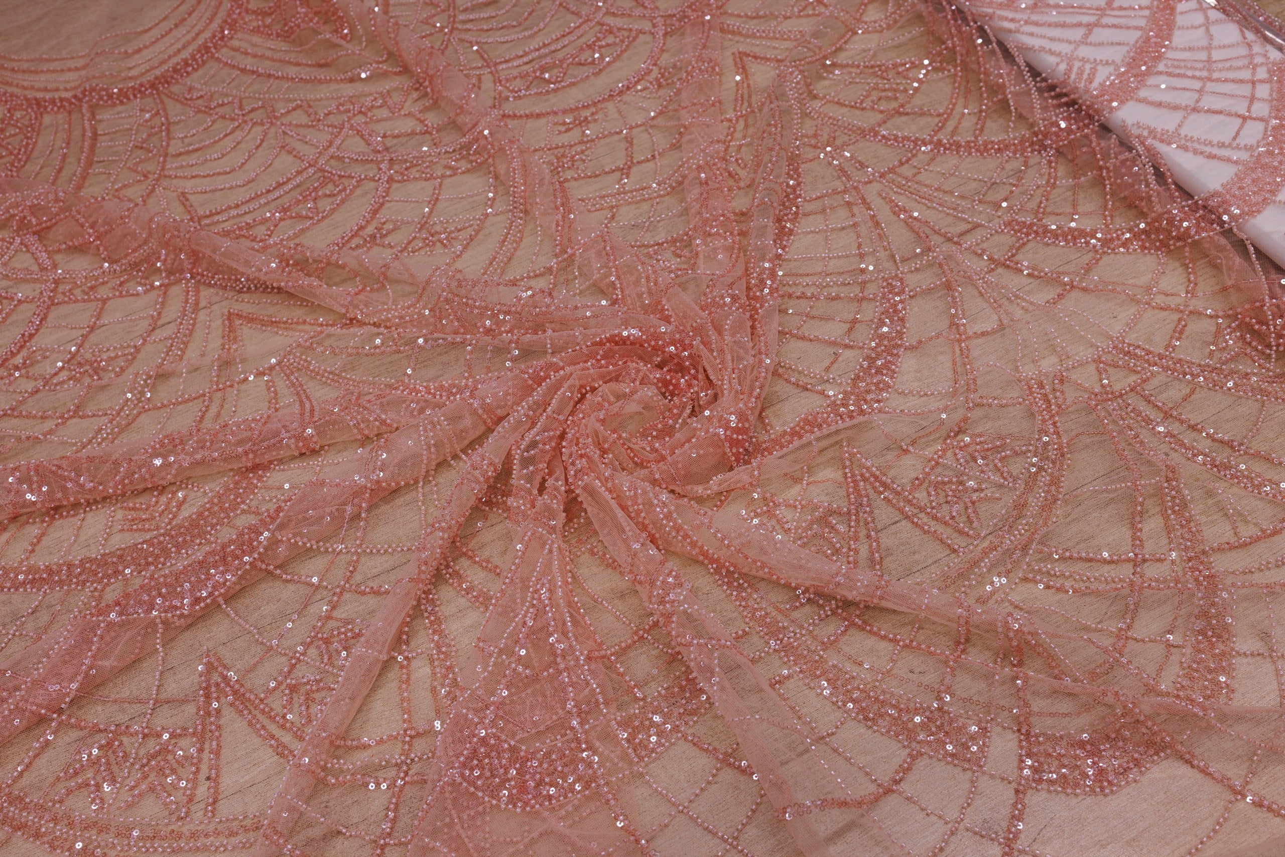 Broderie tip dantela cu perle/margele si paiete A29 - Roz Somon
