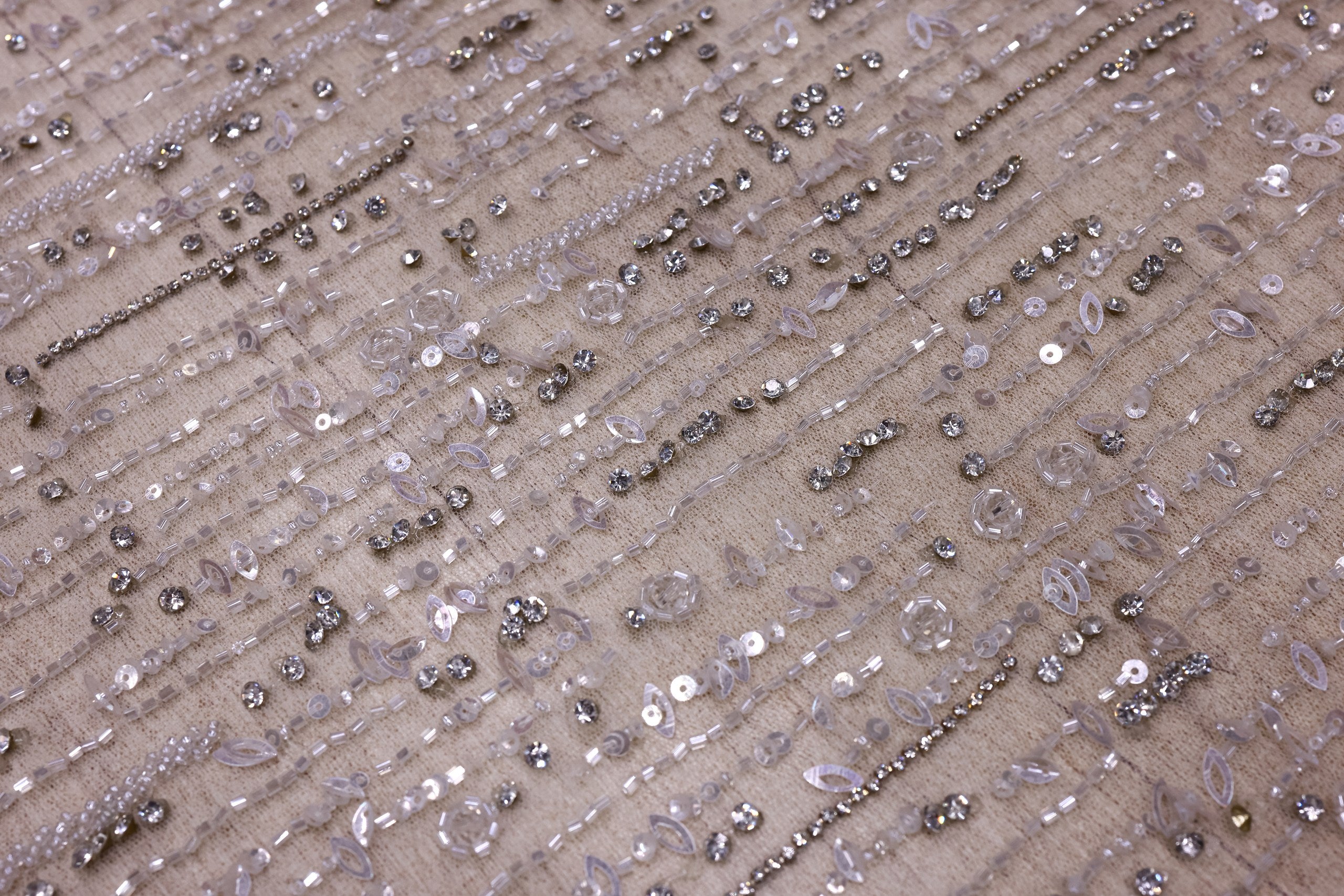 Broderie de lux tip dantela lucrata manual cu margele si paiete C77 - Alb Ivory