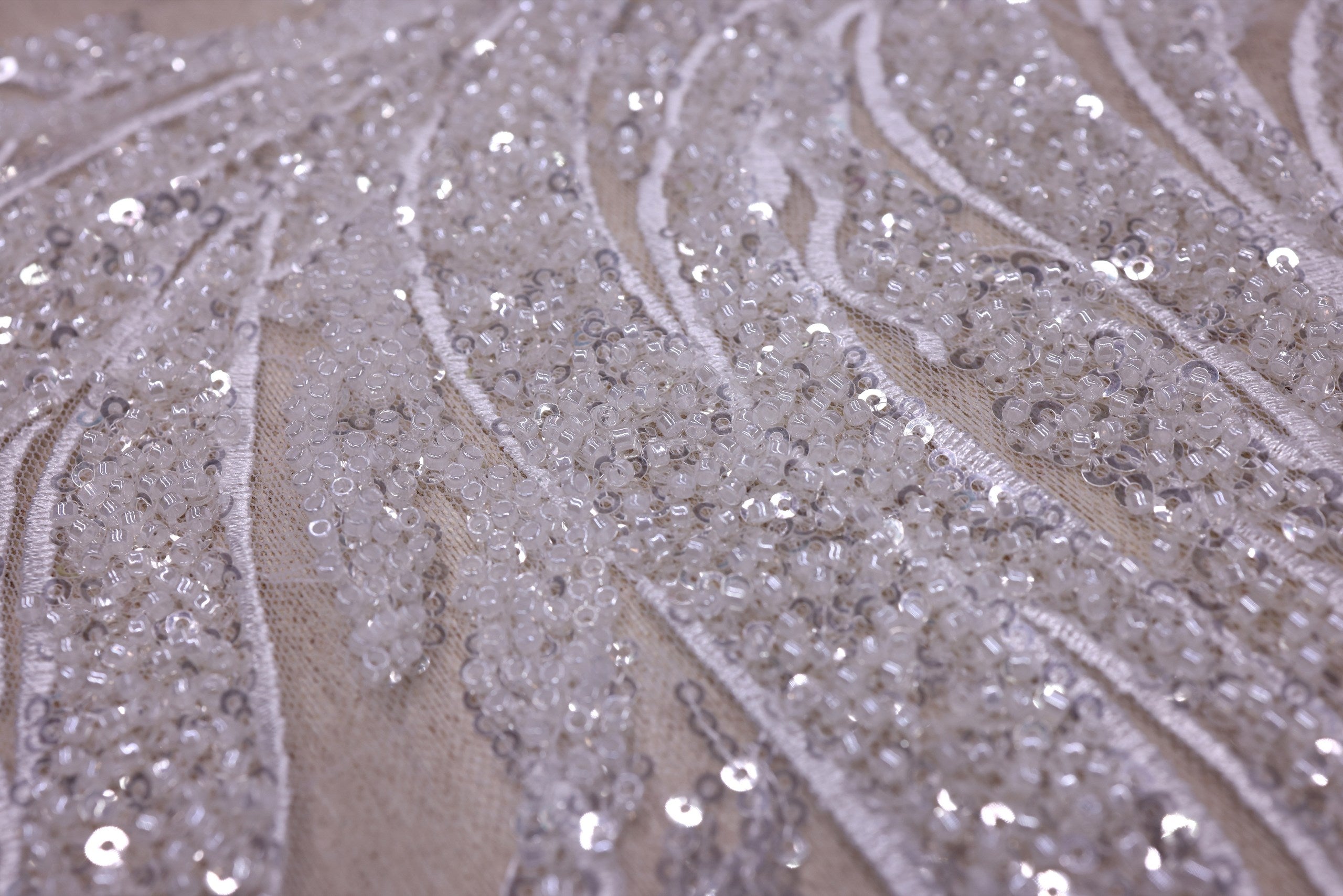 Broderie de lux tip dantela cu margele si paiete cusute manual C3 - Argintiu