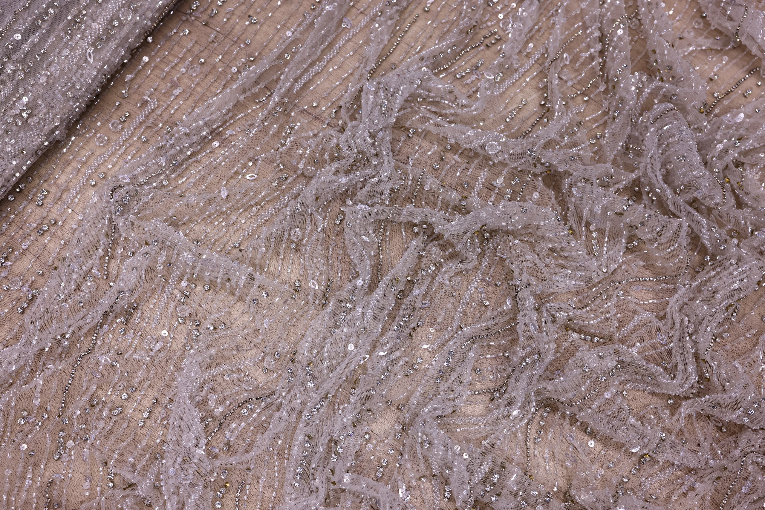 Broderie de lux tip dantela lucrata manual cu margele si paiete C77 - Alb Ivory
