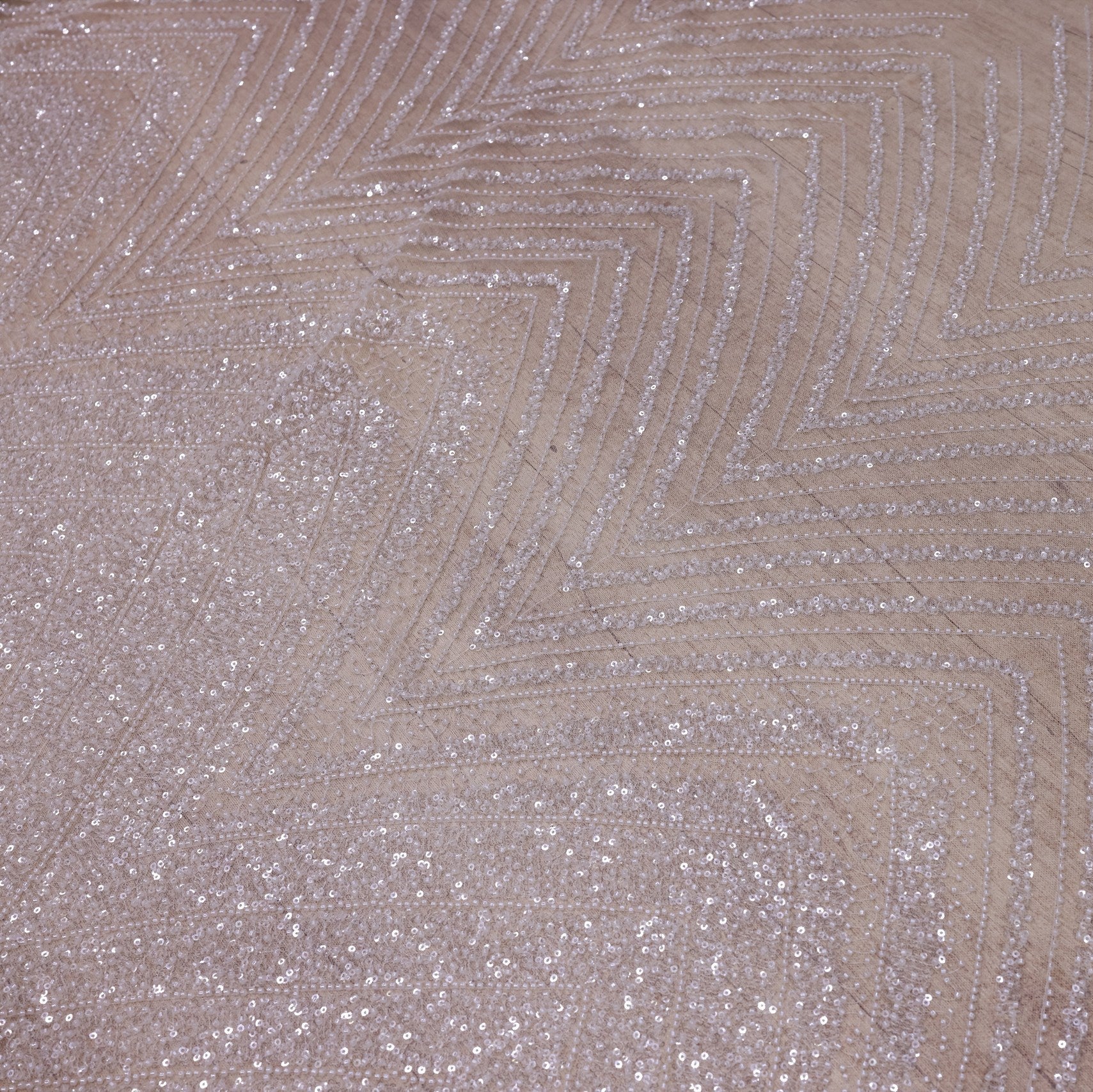 Broderie tip dantela cu perle/margele si paiete B48 - Alb