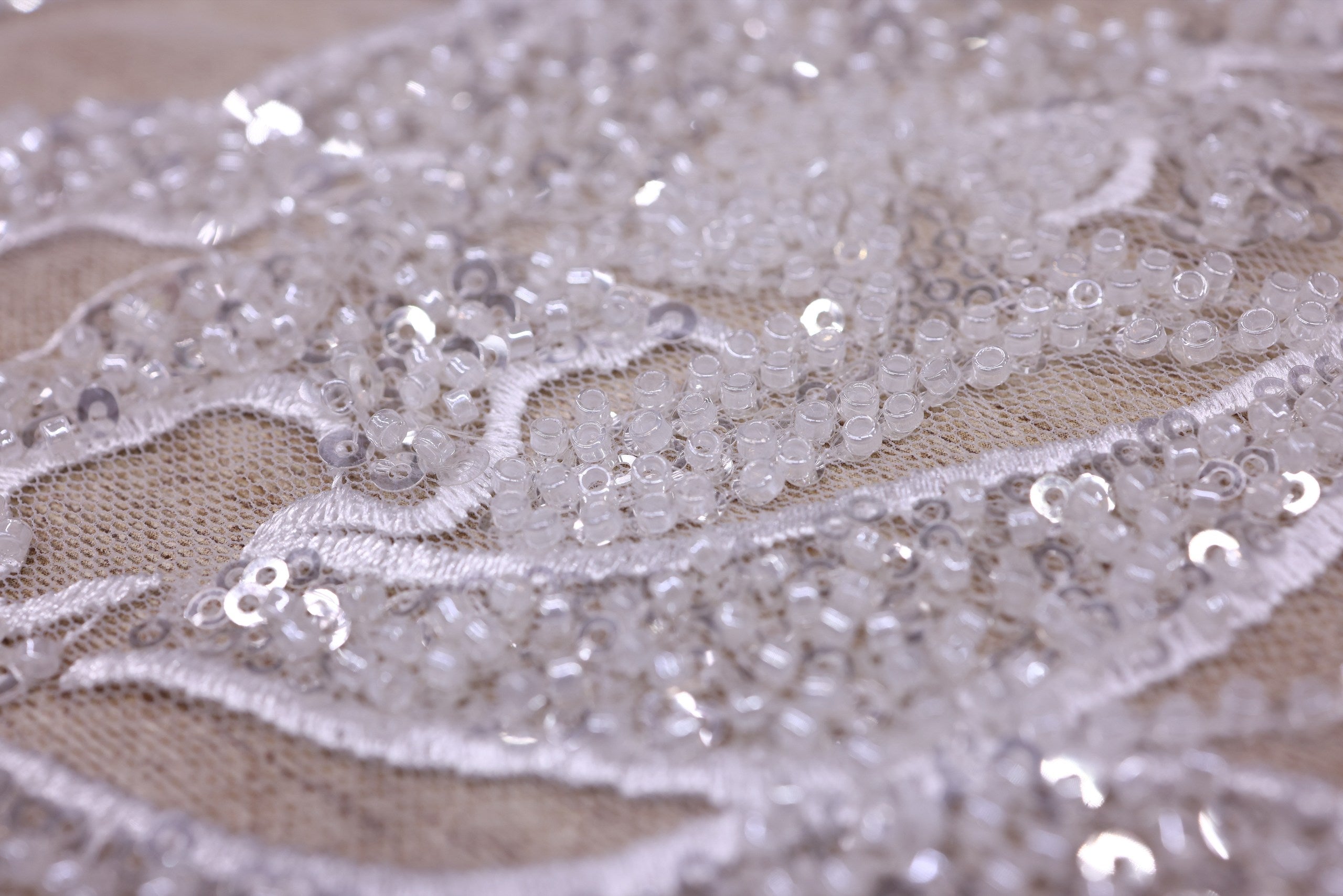 Broderie de lux tip dantela cu margele si paiete cusute manual C3 - Argintiu