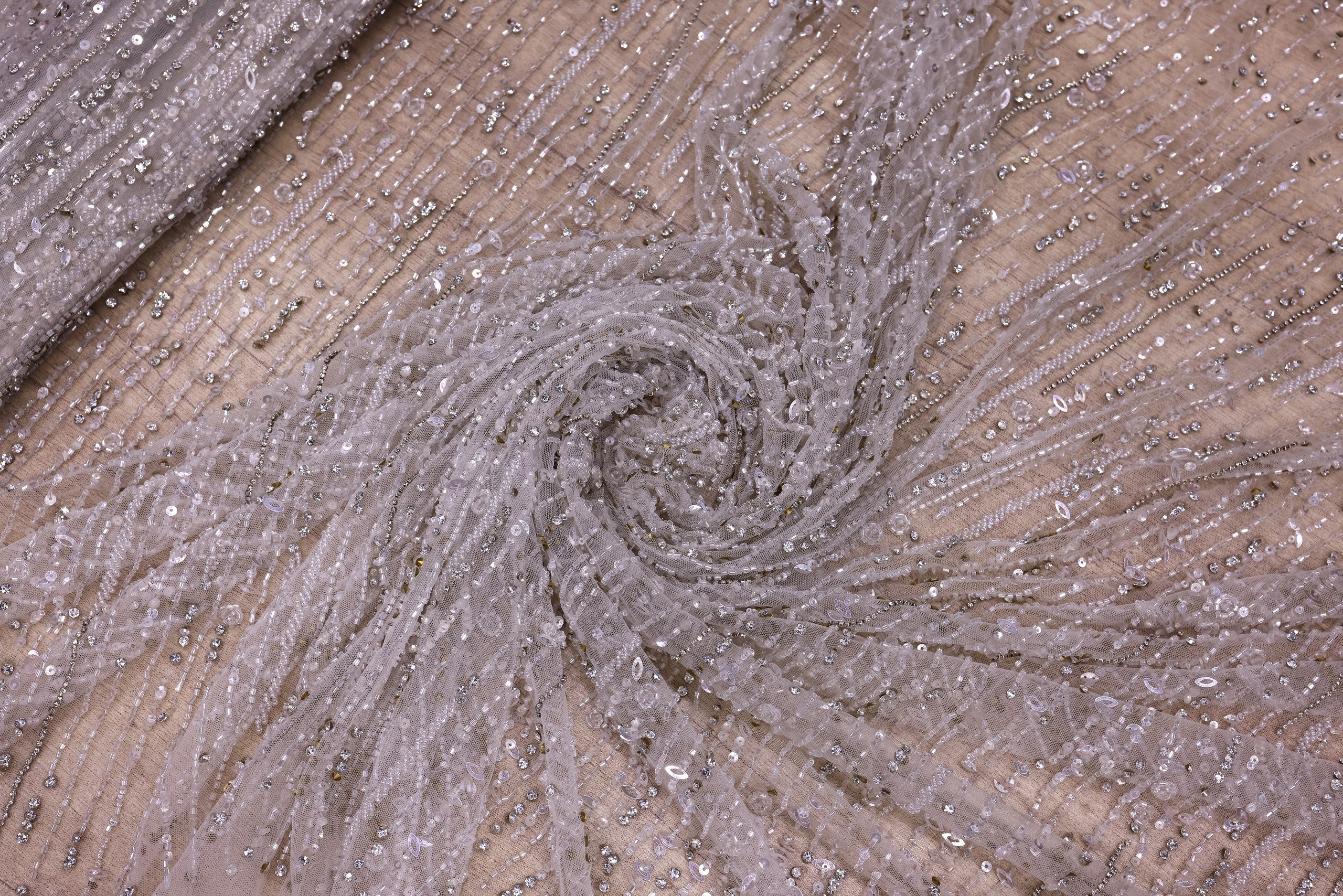 Broderie de lux tip dantela lucrata manual cu margele si paiete C77 - Alb Ivory