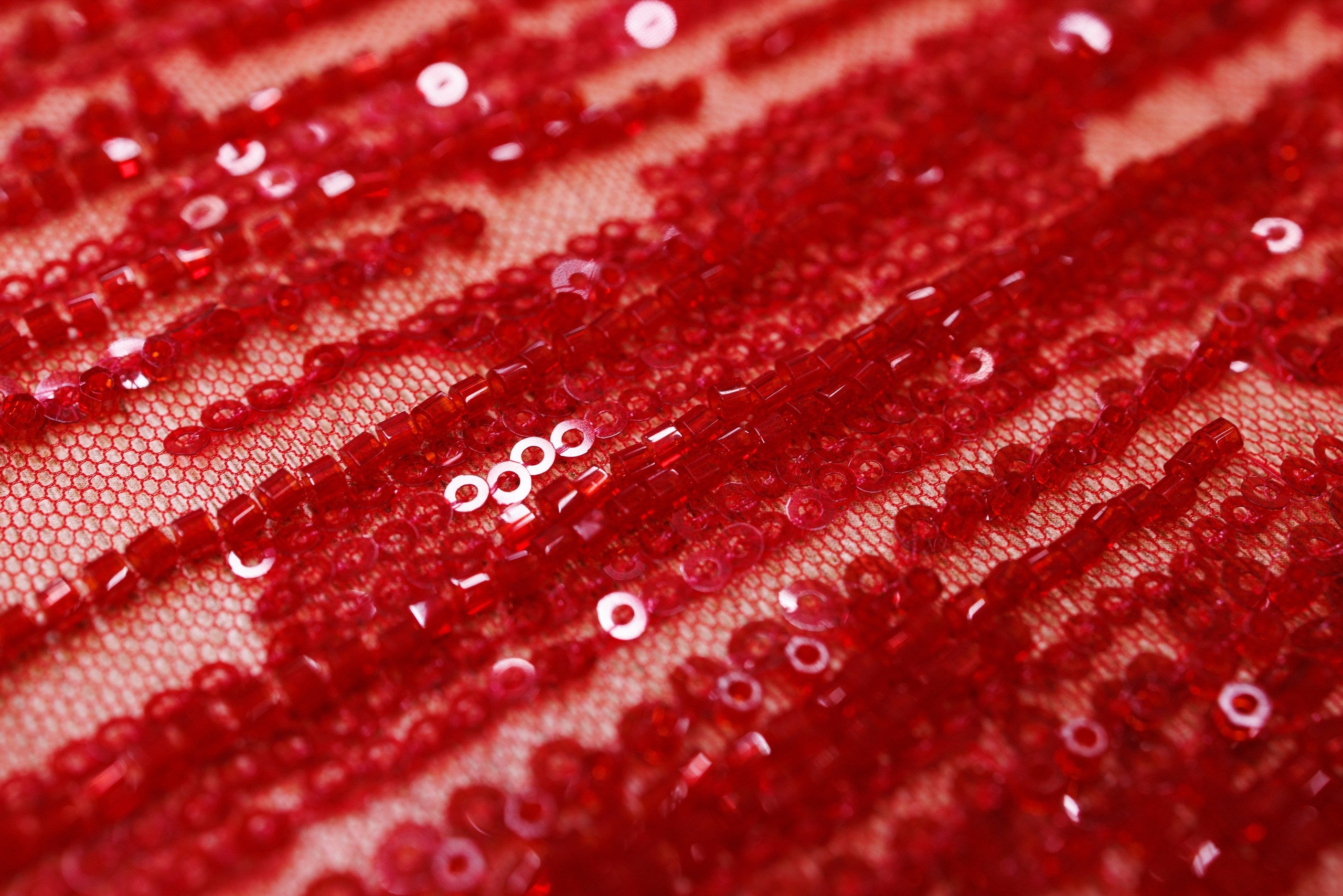 Broderie tip dantela cu perle/margele si paiete A66 - Rosu