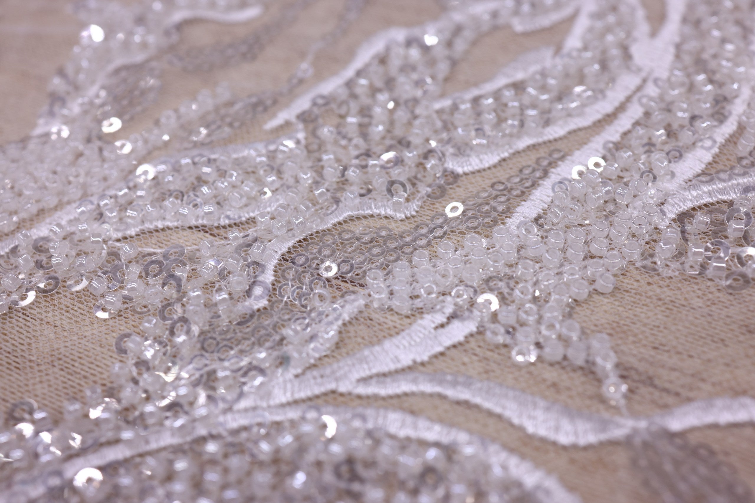 Broderie de lux tip dantela cu margele si paiete cusute manual C3 - Argintiu