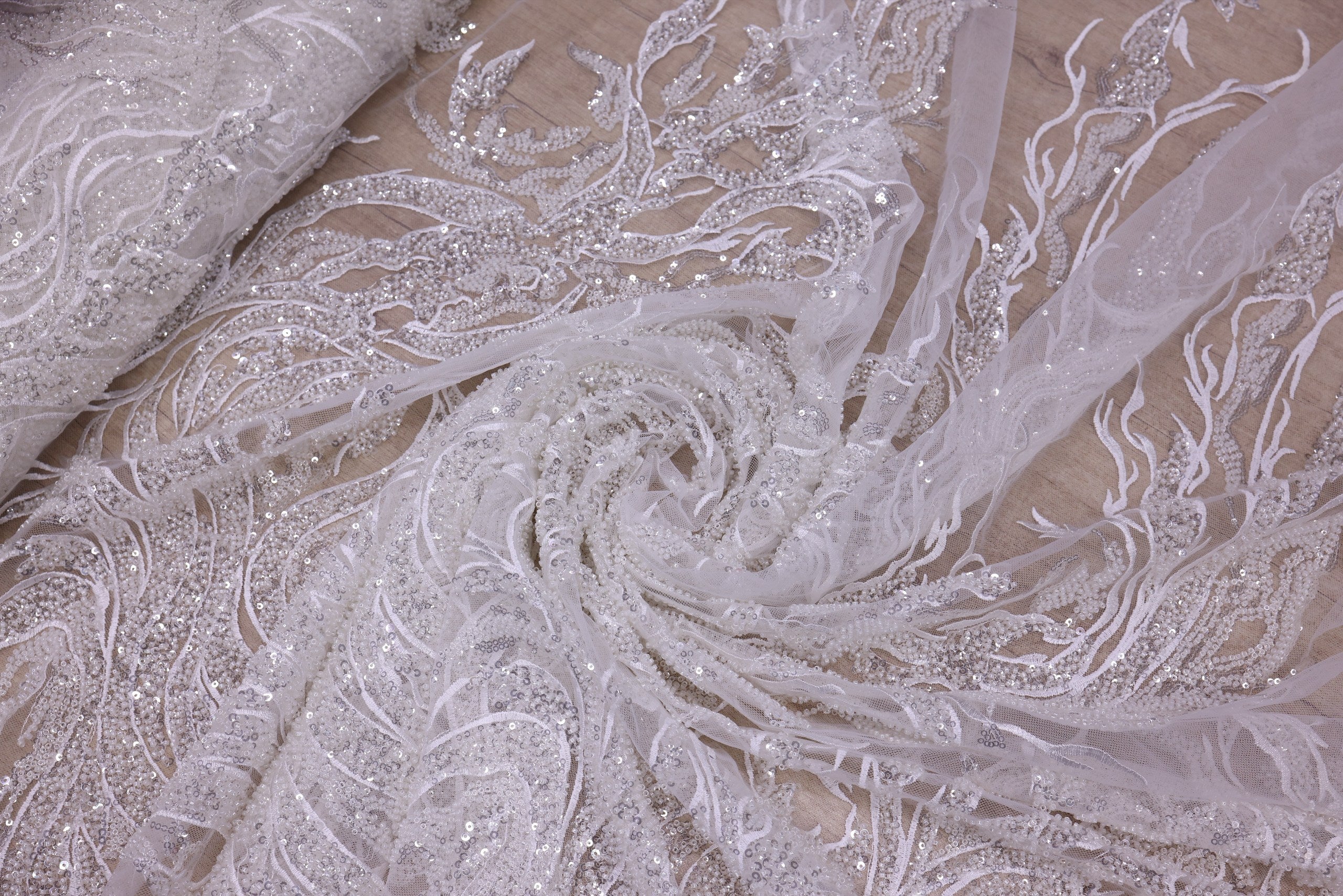 Broderie de lux tip dantela cu margele si paiete cusute manual C3 - Argintiu