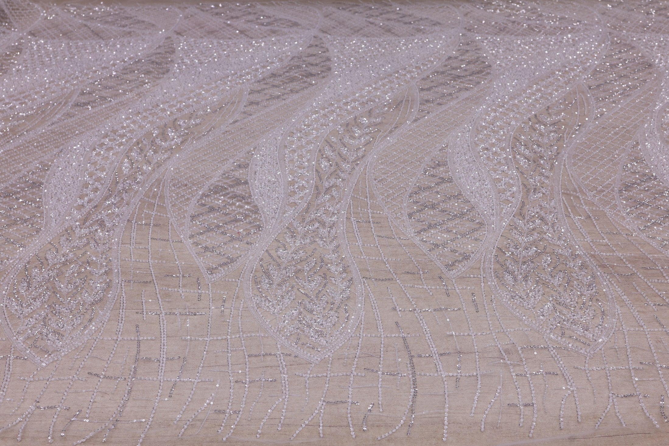 Broderie de lux tip dantela cu margele si paiete  C4 - Alb