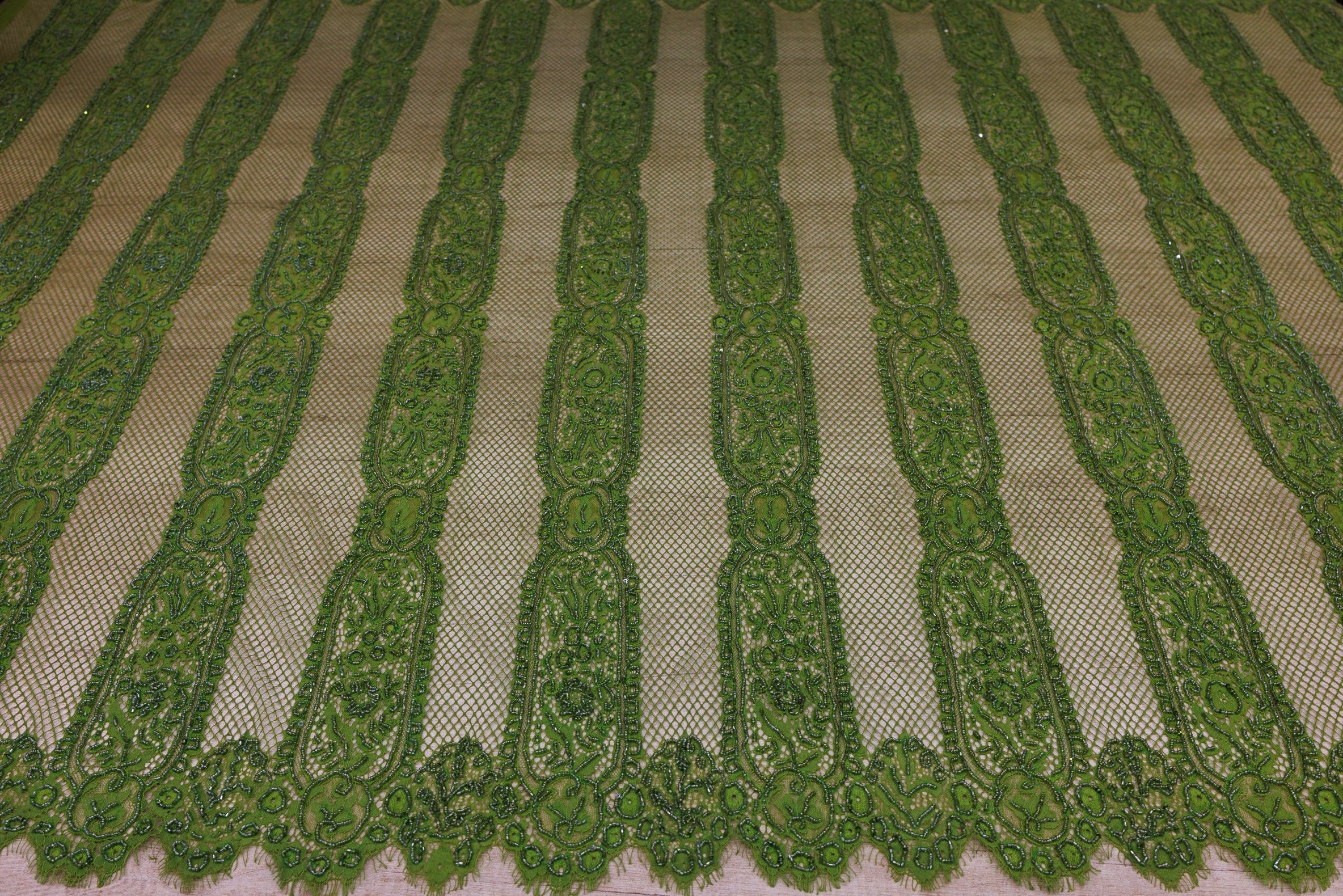 Dantelă Chantilly accesorizată manual în India D34 - Verde
