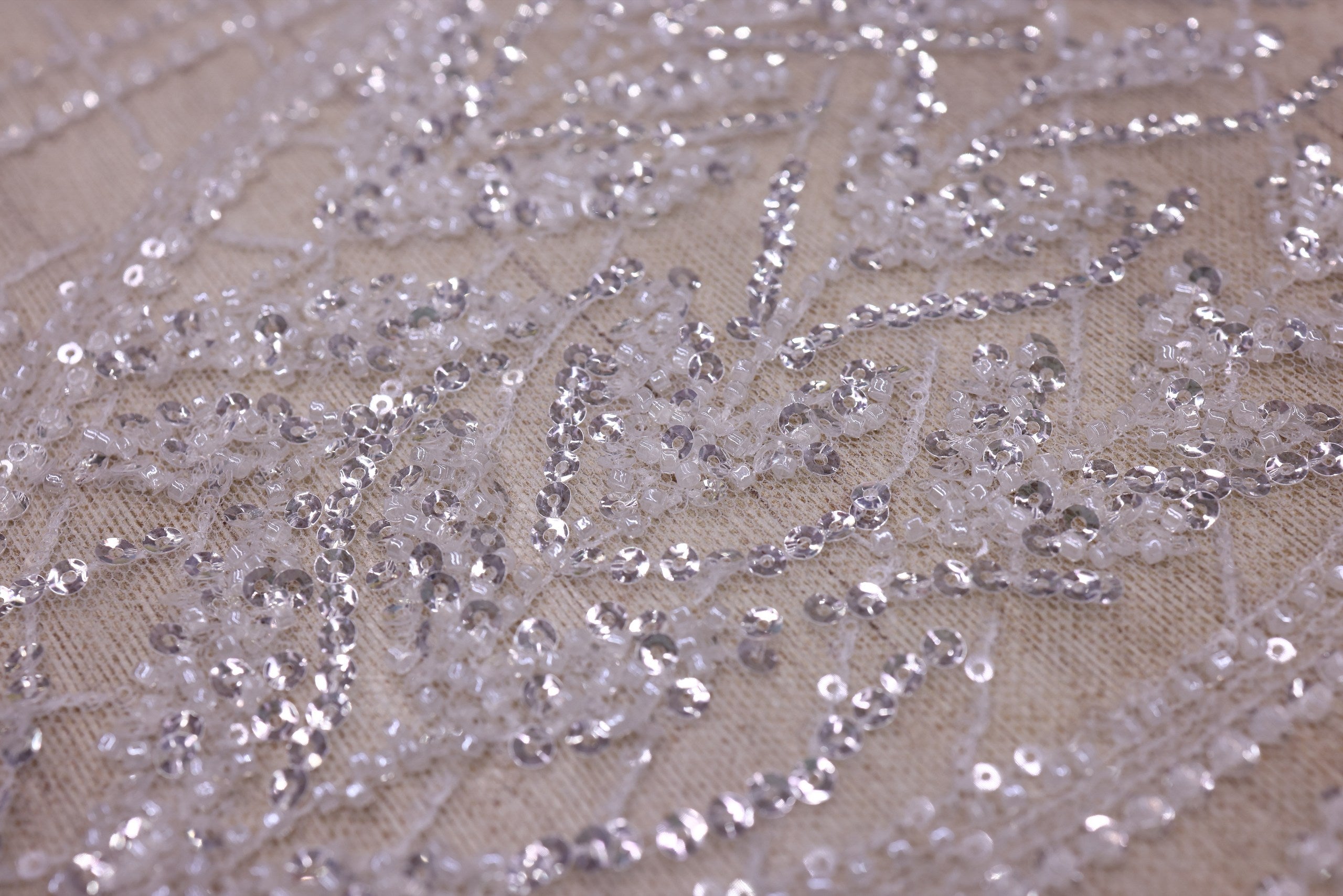 Broderie de lux tip dantela cu margele si paiete  C4 - Alb