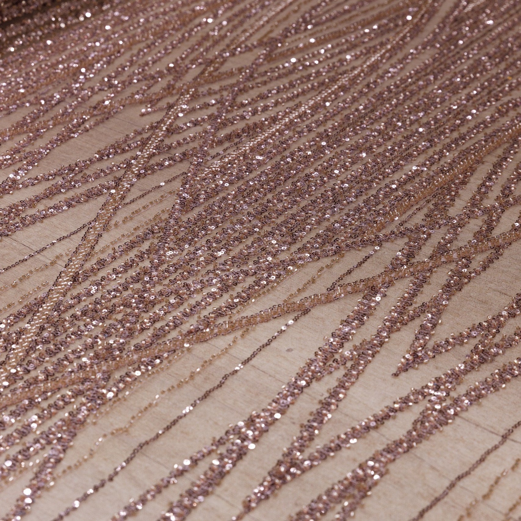 Broderie M13 Roz Gold la metru