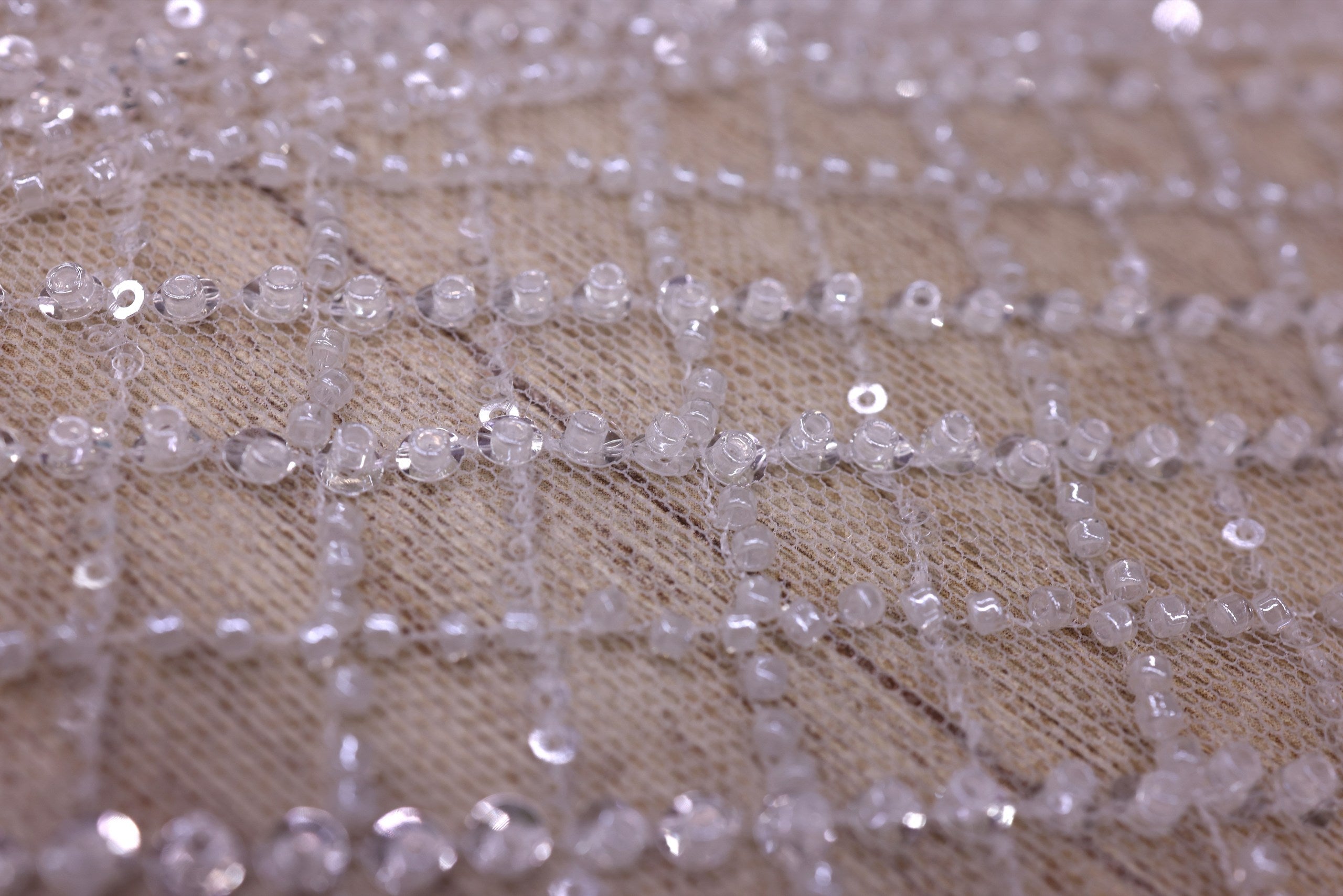 Broderie de lux tip dantela cu margele si paiete  C4 - Alb