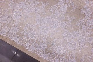 Dantelă Chantilly accesorizată manual în India D6 - Alb