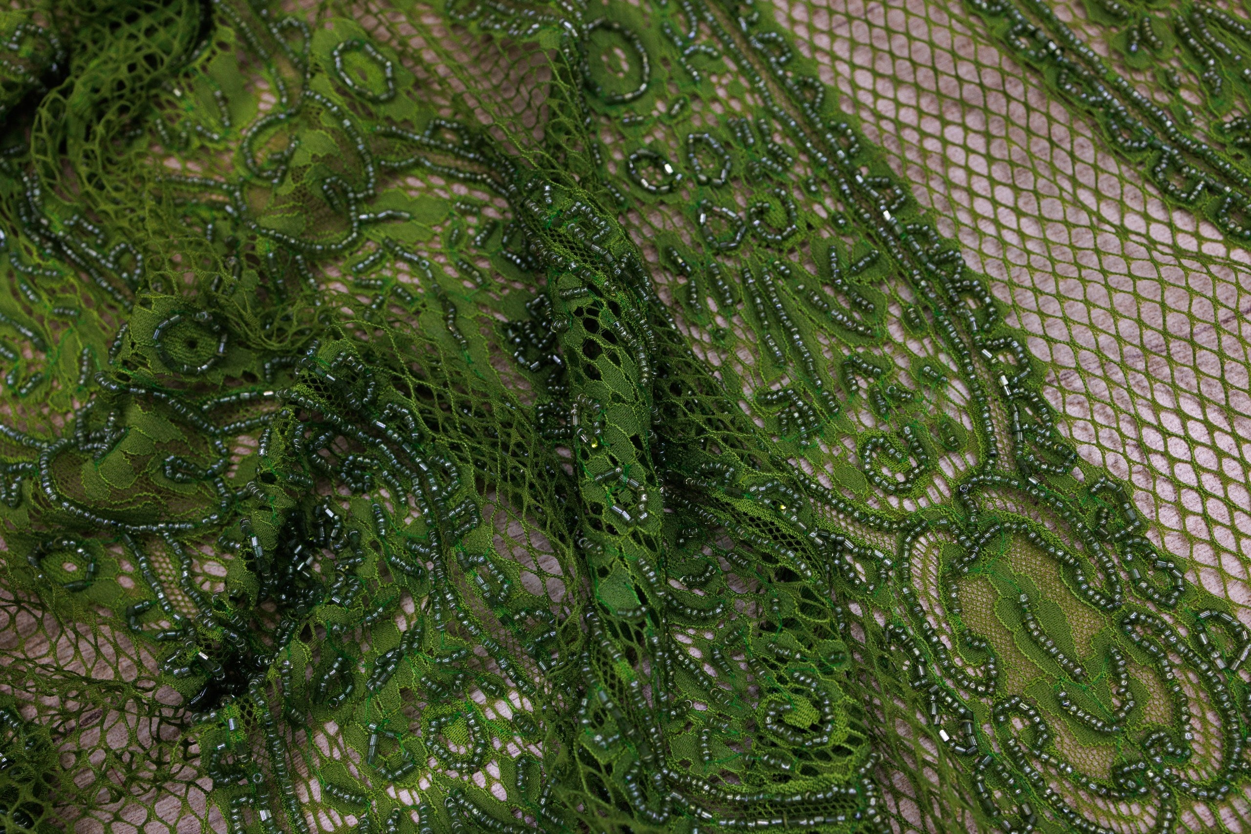 Dantelă Chantilly accesorizată manual în India D34 - Verde