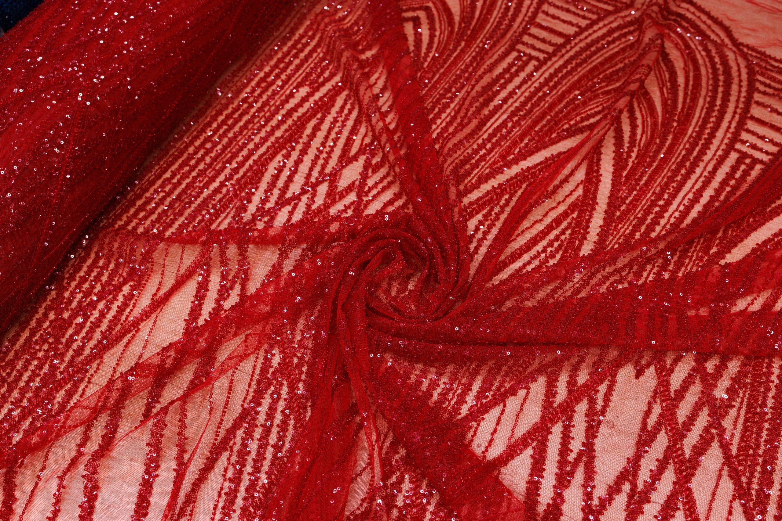 Broderie tip dantela cu perle/margele si paiete M13 - Rosu