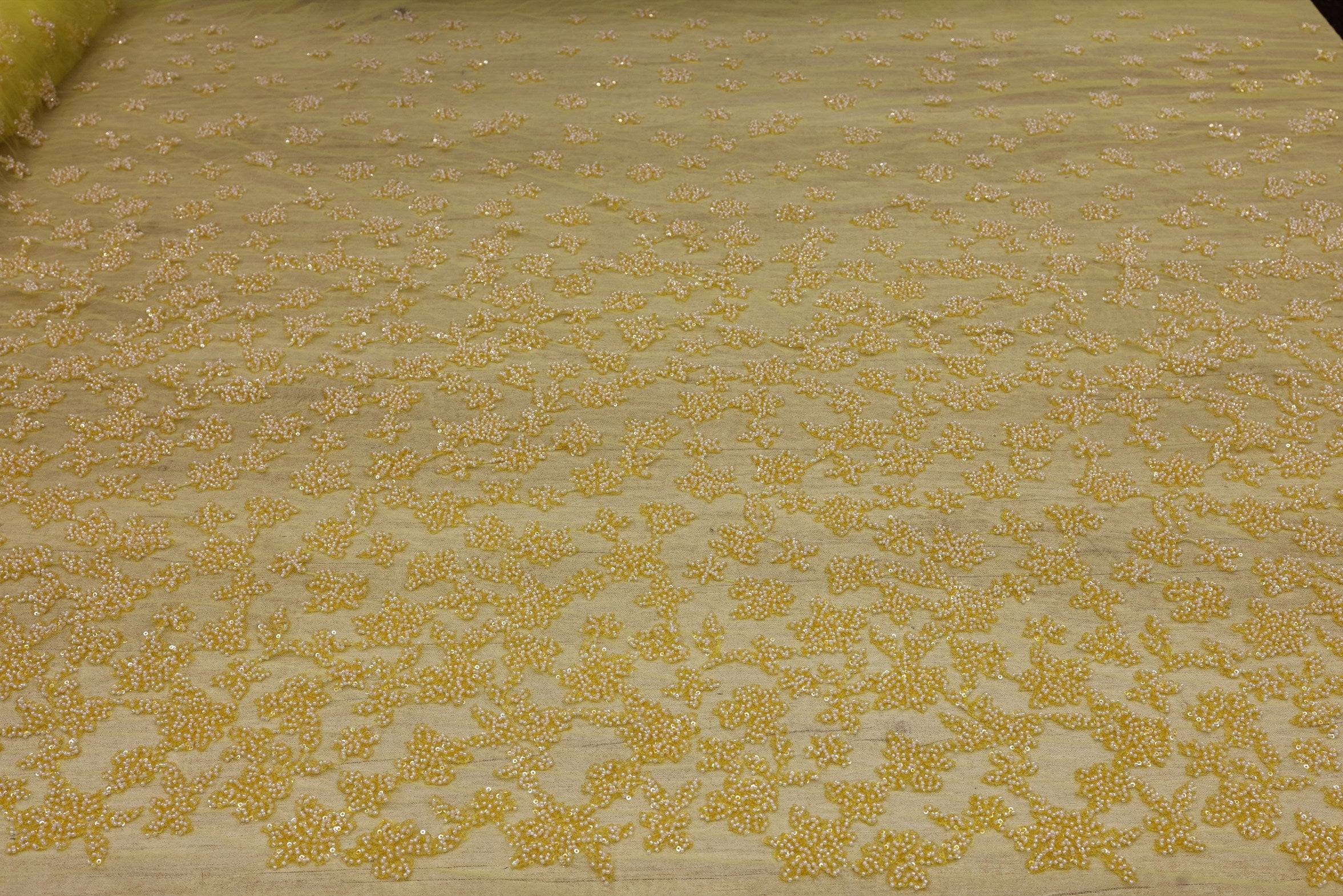 Broderie tip dantela cu perle/margele si paiete B50 - Galben