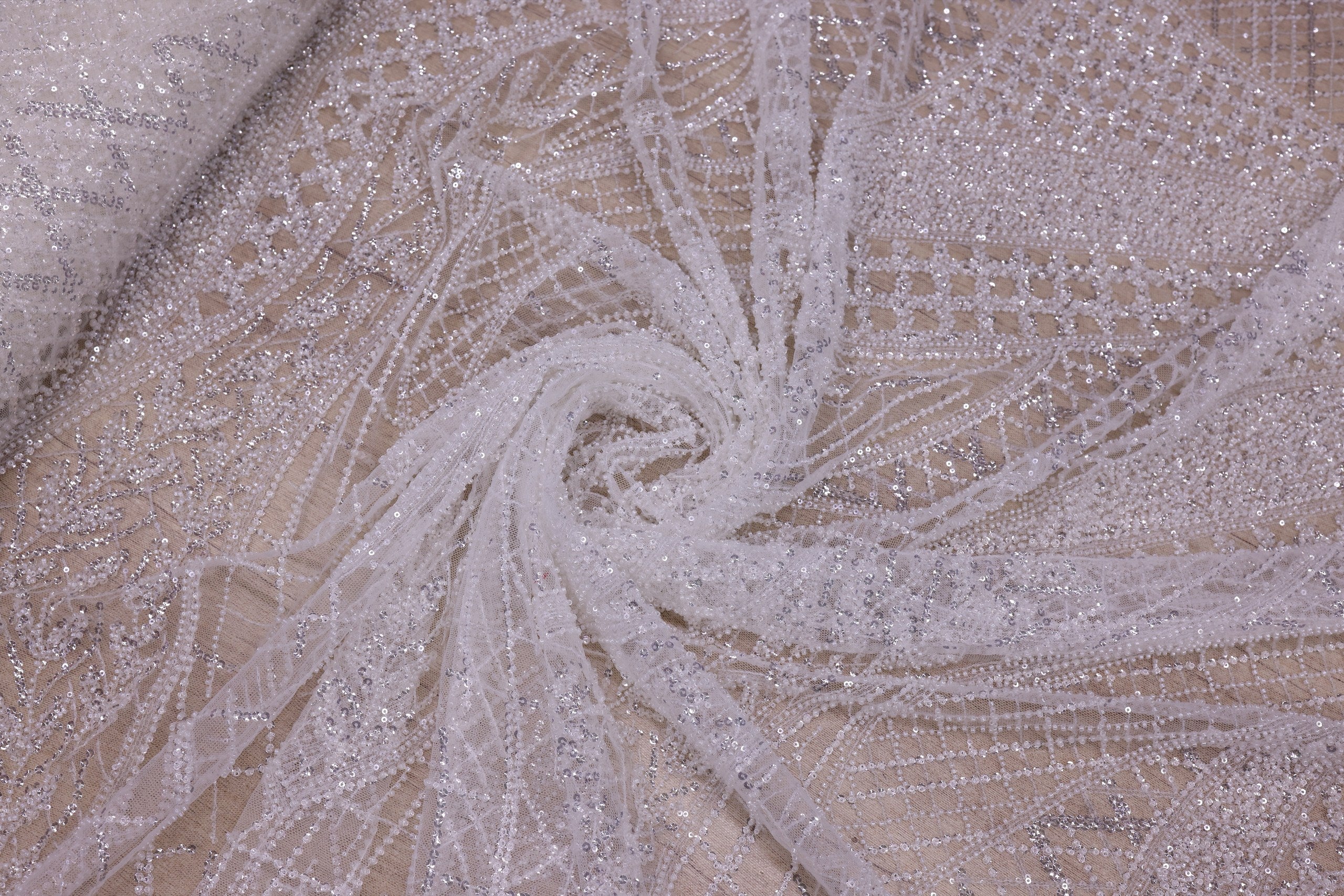 Broderie de lux tip dantela cu margele si paiete  C4 - Alb