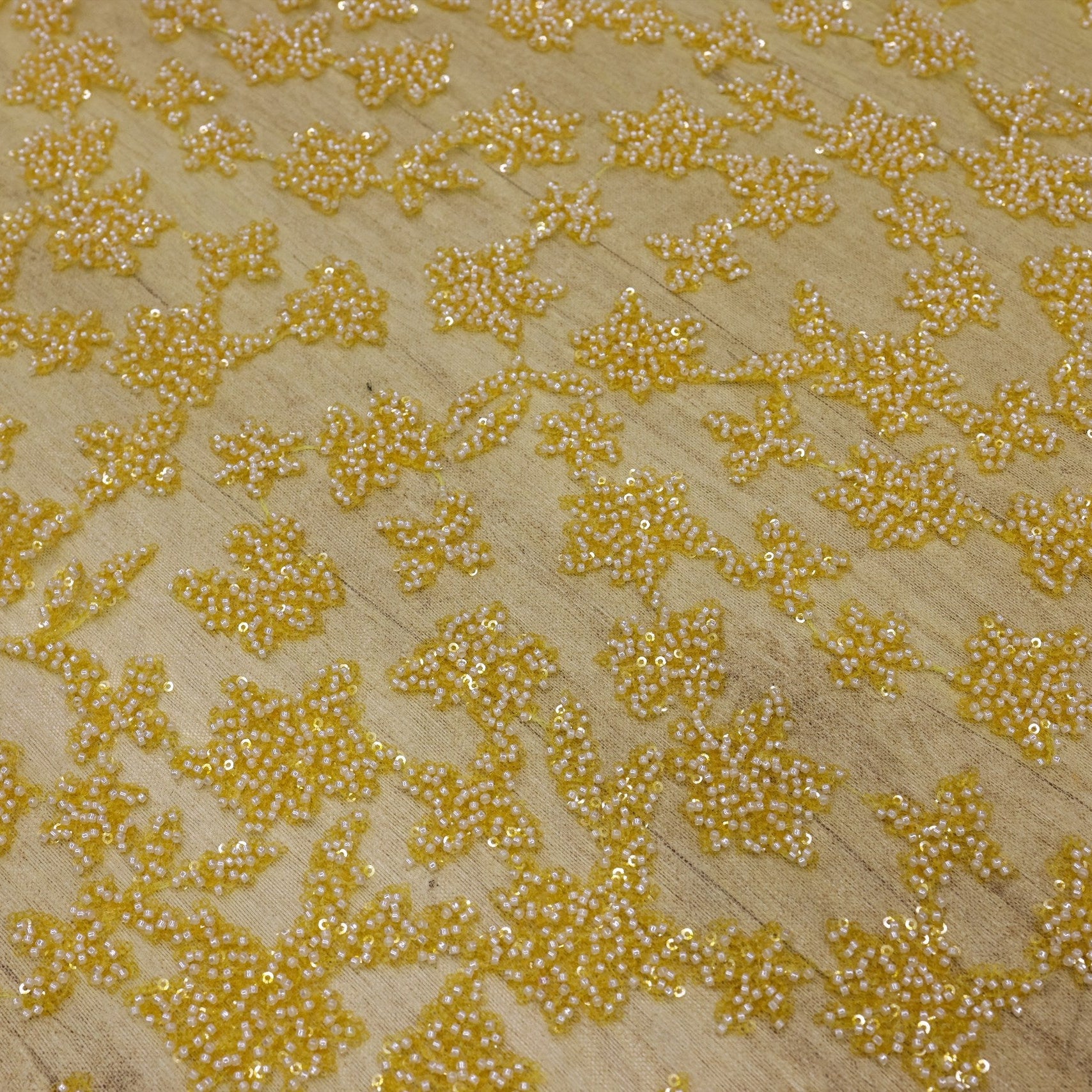 Broderie tip dantela cu perle/margele si paiete B50 - Galben