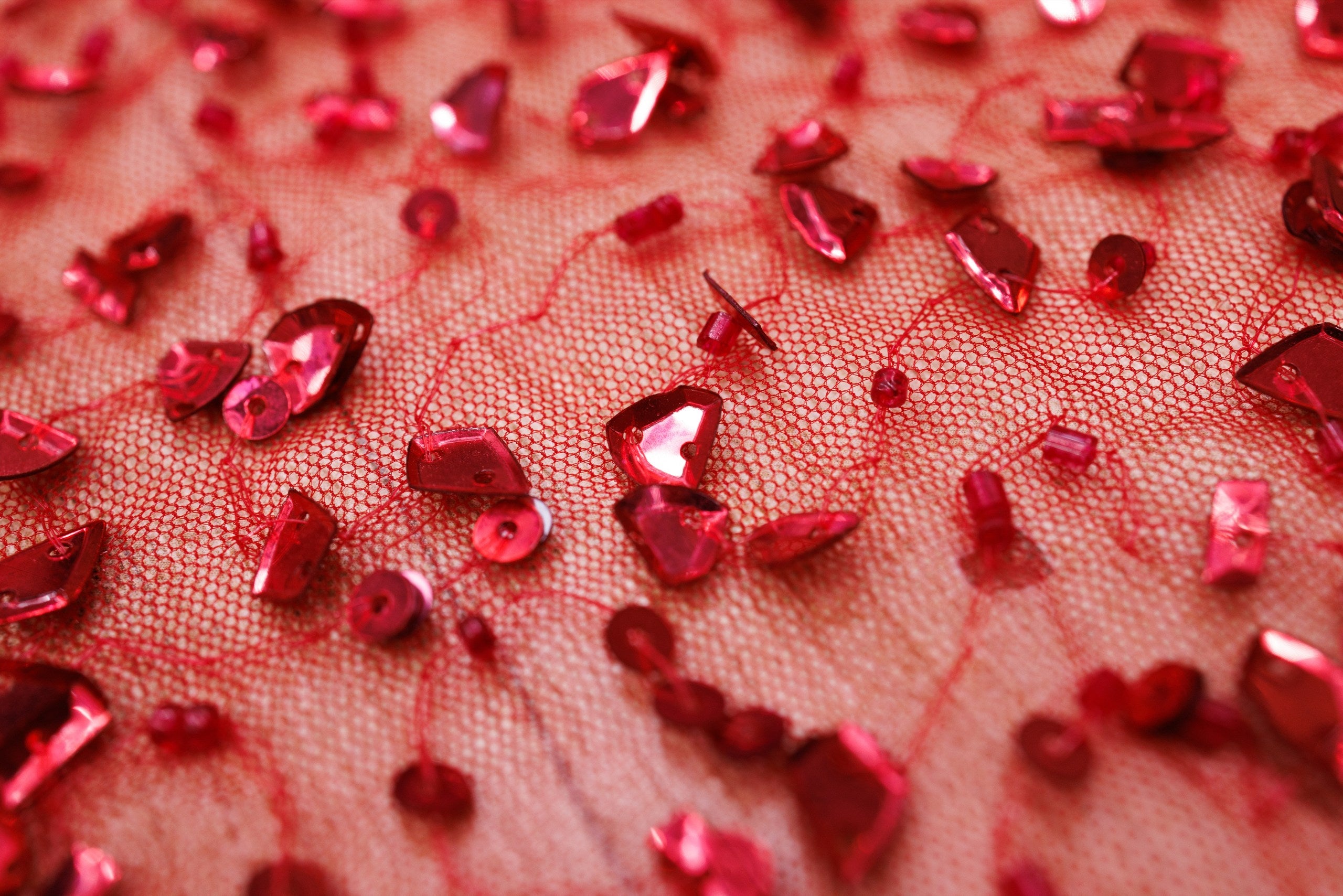 Broderie tip dantela cu perle/margele si paiete A68 - Rosu