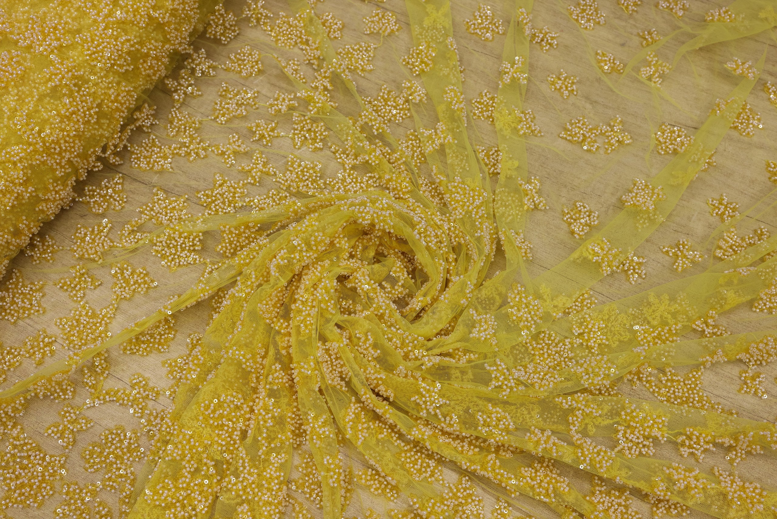 Broderie tip dantela cu perle/margele si paiete B50 - Galben