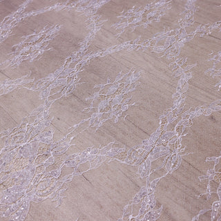 Dantelă Chantilly accesorizată manual în India D7 - Alb