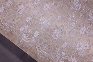 Dantelă Chantilly accesorizată manual în India D8 - Alb
