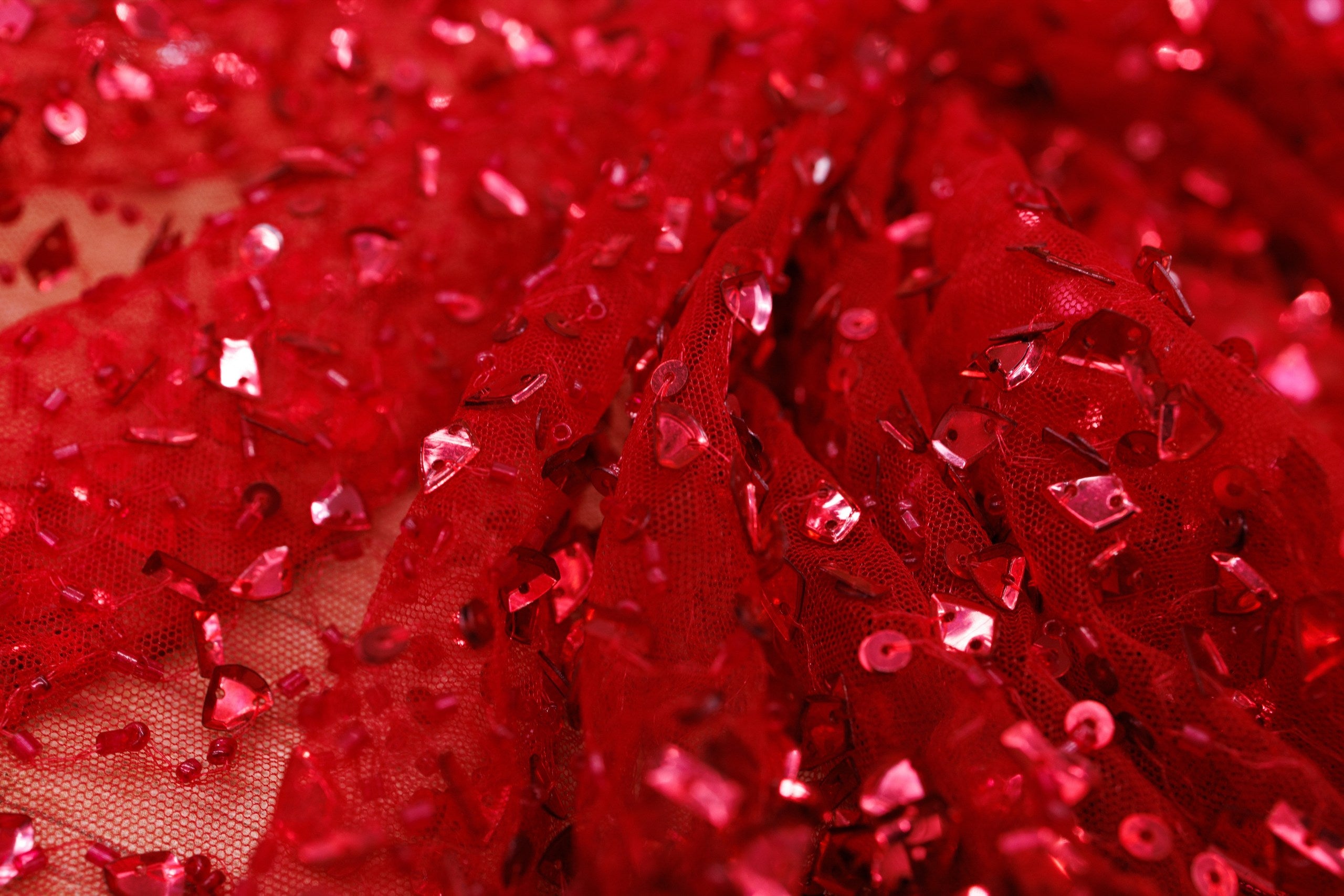 Broderie tip dantela cu perle/margele si paiete A68 - Rosu