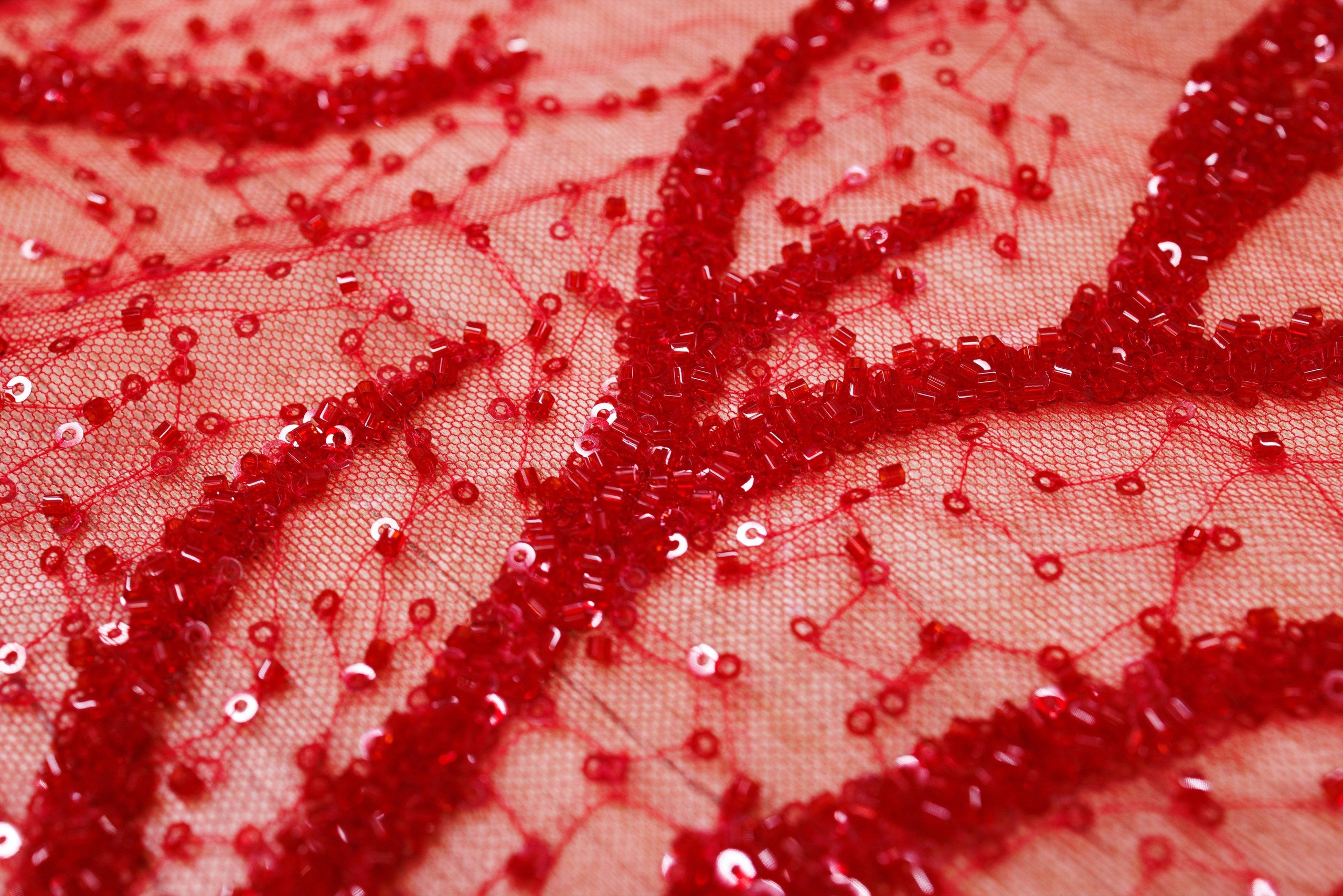 Broderie tip dantela cu perle/margele si paiete A69 - Rosu