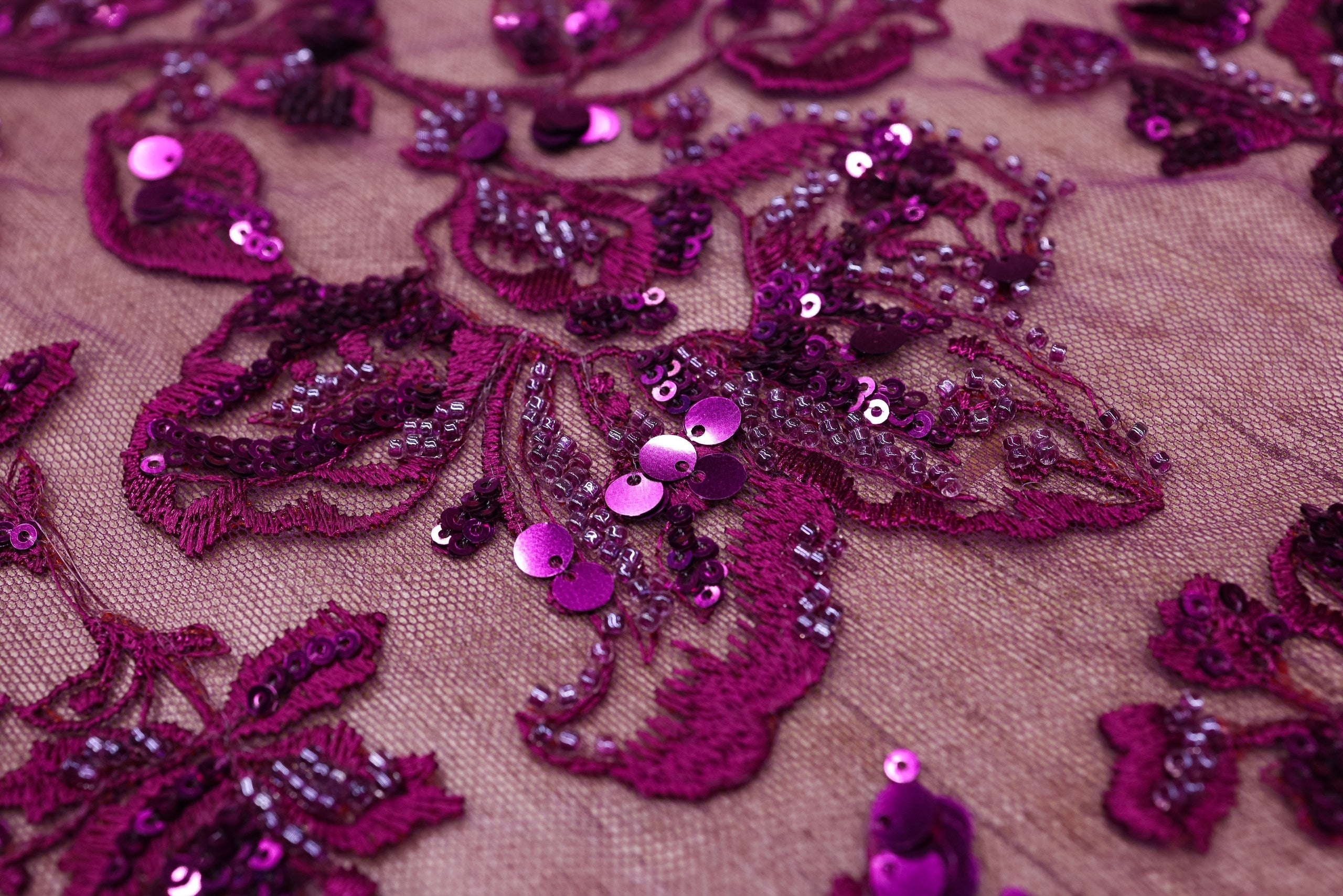 Broderie tip dantela cu perle/margele si paiete B56 - Mov Pruna