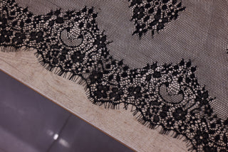 Dantela Chantilly Negru - 126