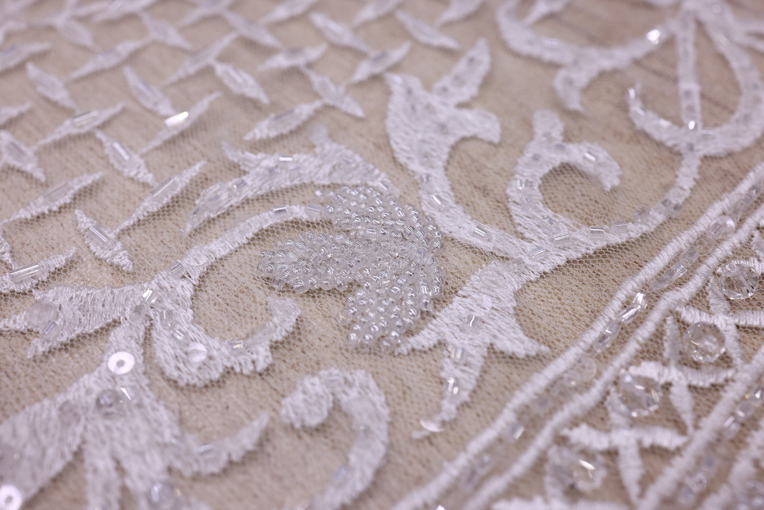 Broderie de lux tip dantela cu cristale si margele cusute manual C29 - Argintiu
