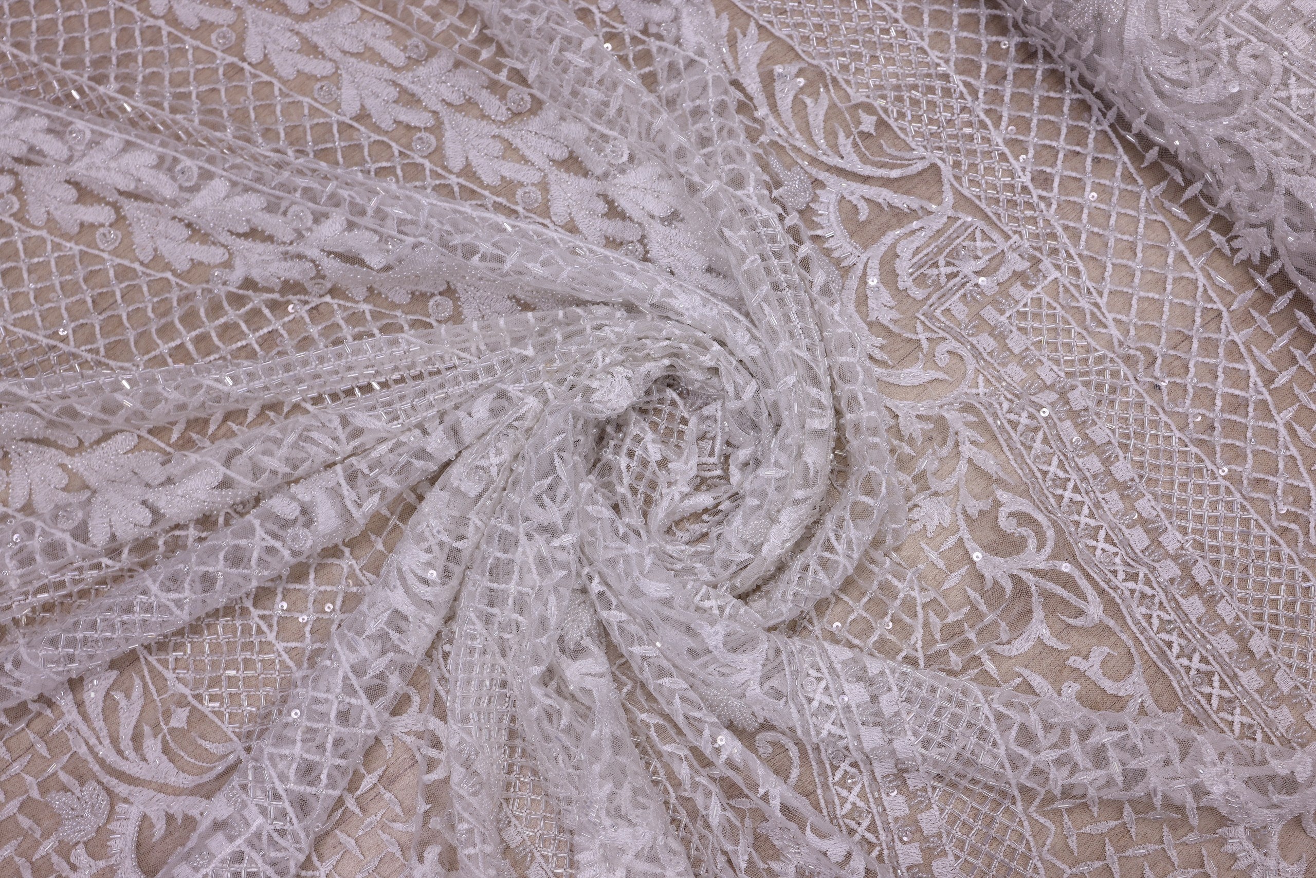Broderie de lux tip dantela cu cristale si margele cusute manual C29 - Argintiu