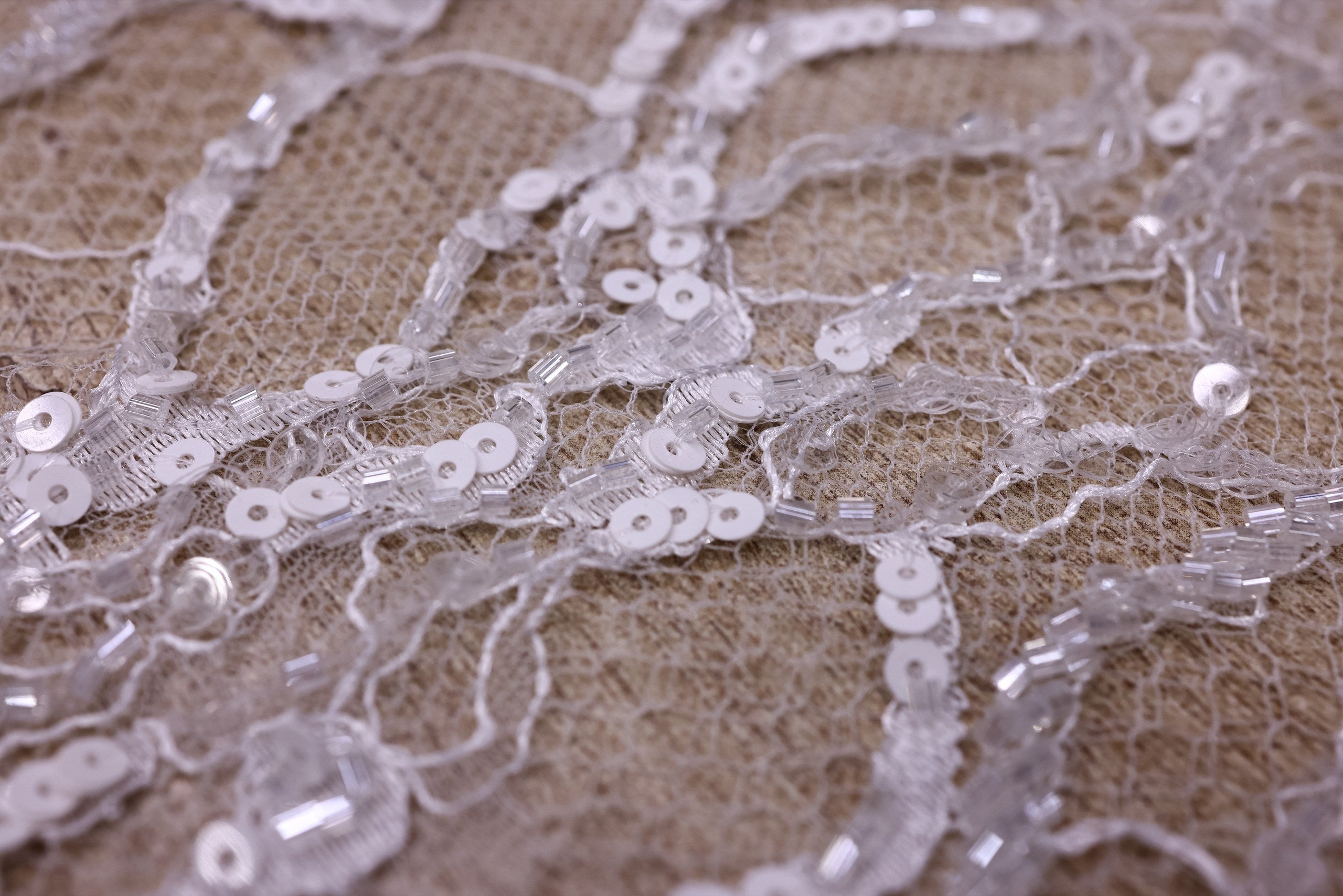 Broderie de lux tip dantela cu perle, margele si paiete   C30 - Argintiu
