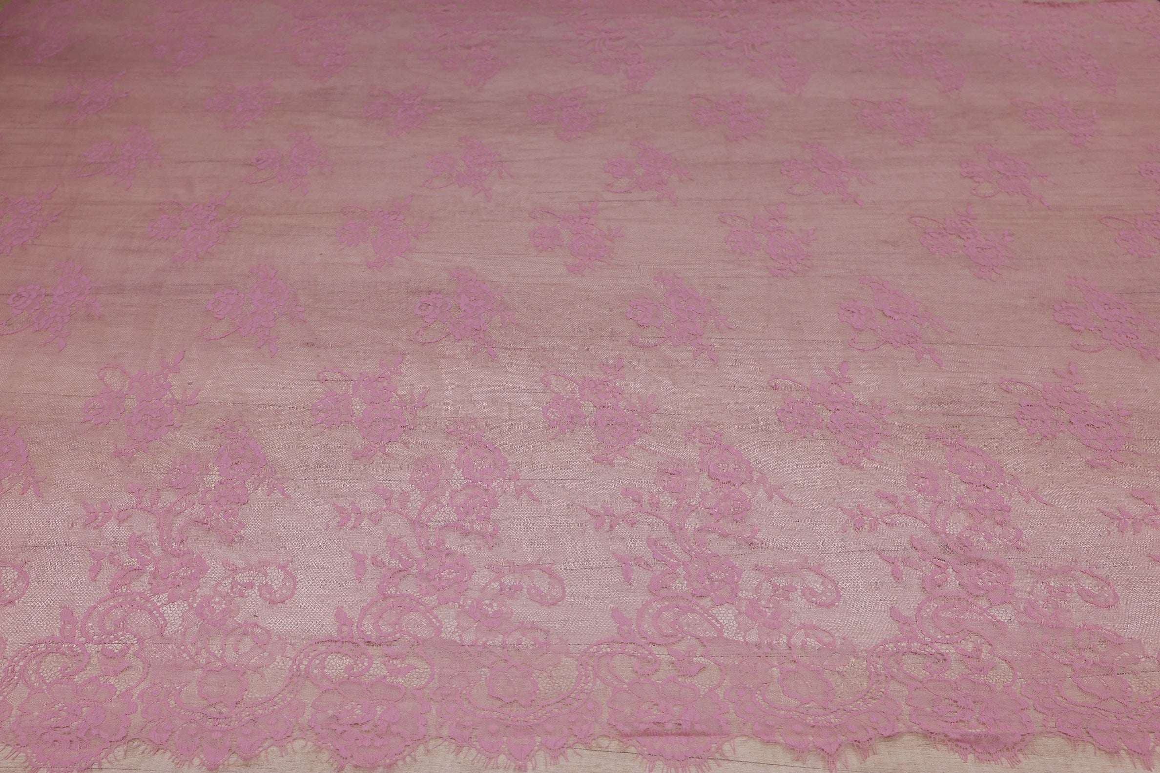 Dantela Chantilly Roz - 130