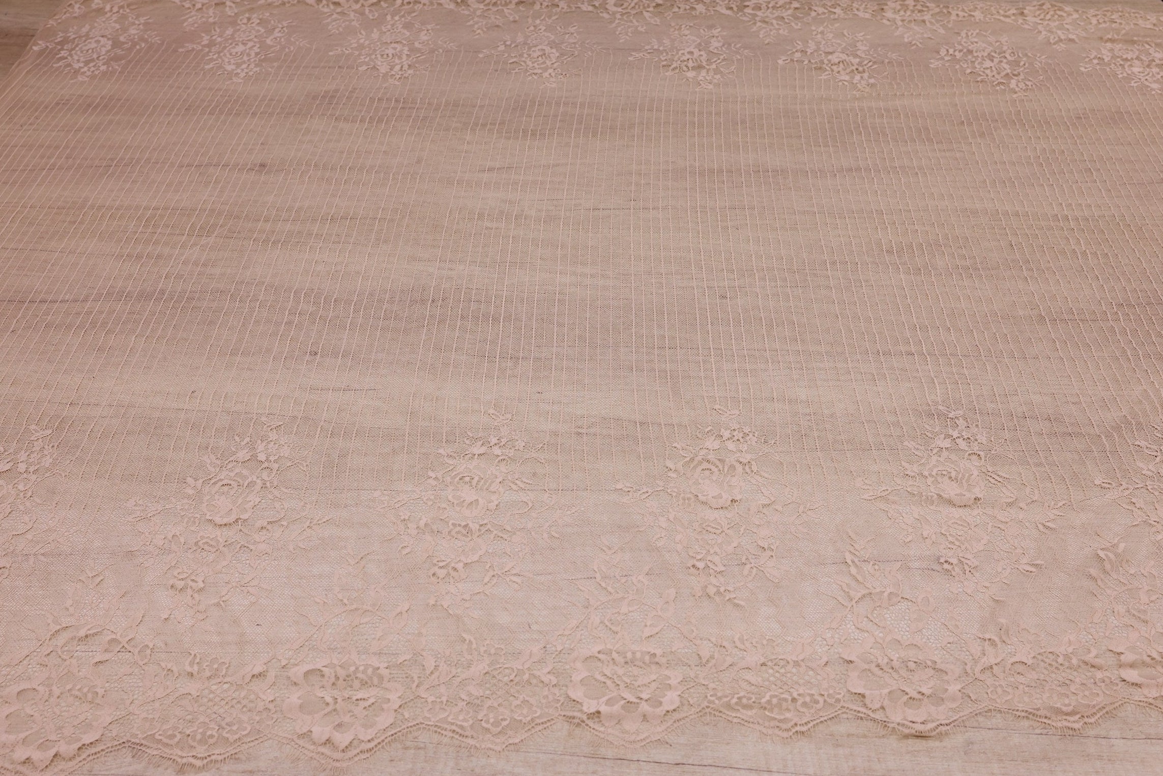 Dantela Chantilly Bej - 113