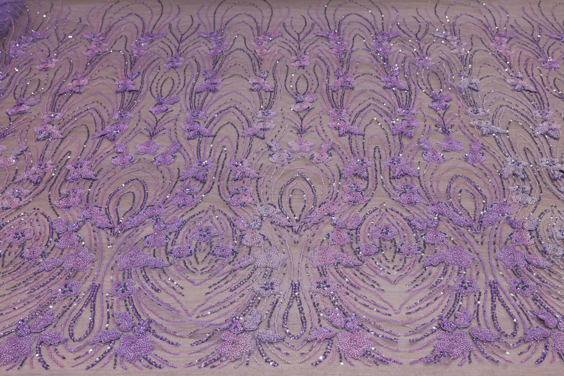 Broderie de lux tip dantela cu flori 3D si margele cusute manual A90 - Mov Lila