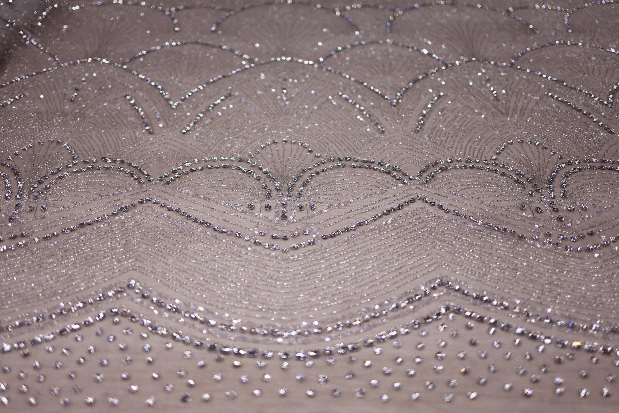 Broderie de lux tip dantela cu pietre pretioase, margele si paiete  C34 - Argintiu
