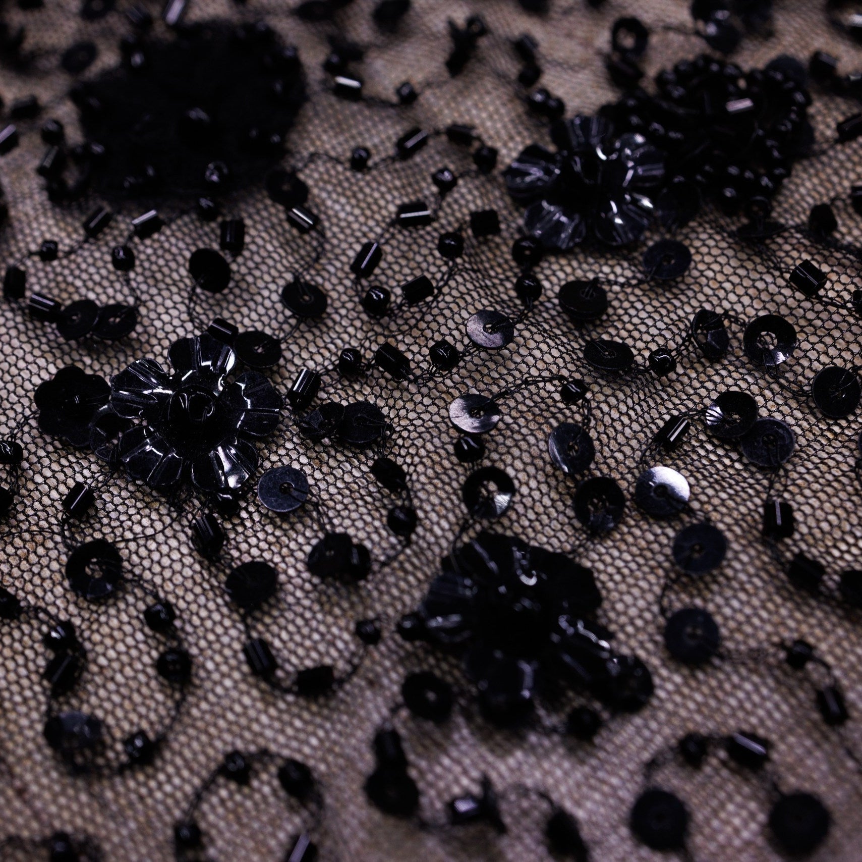 Broderie de lux tip dantela lucrata manual cu flori 3D D48 - Negru