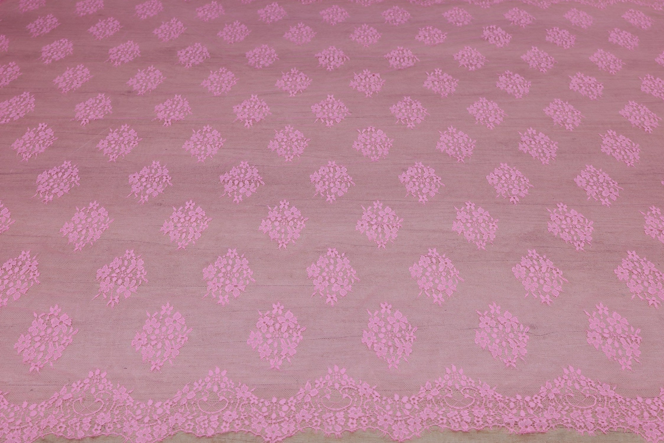 Dantela Chantilly Roz - 657-2