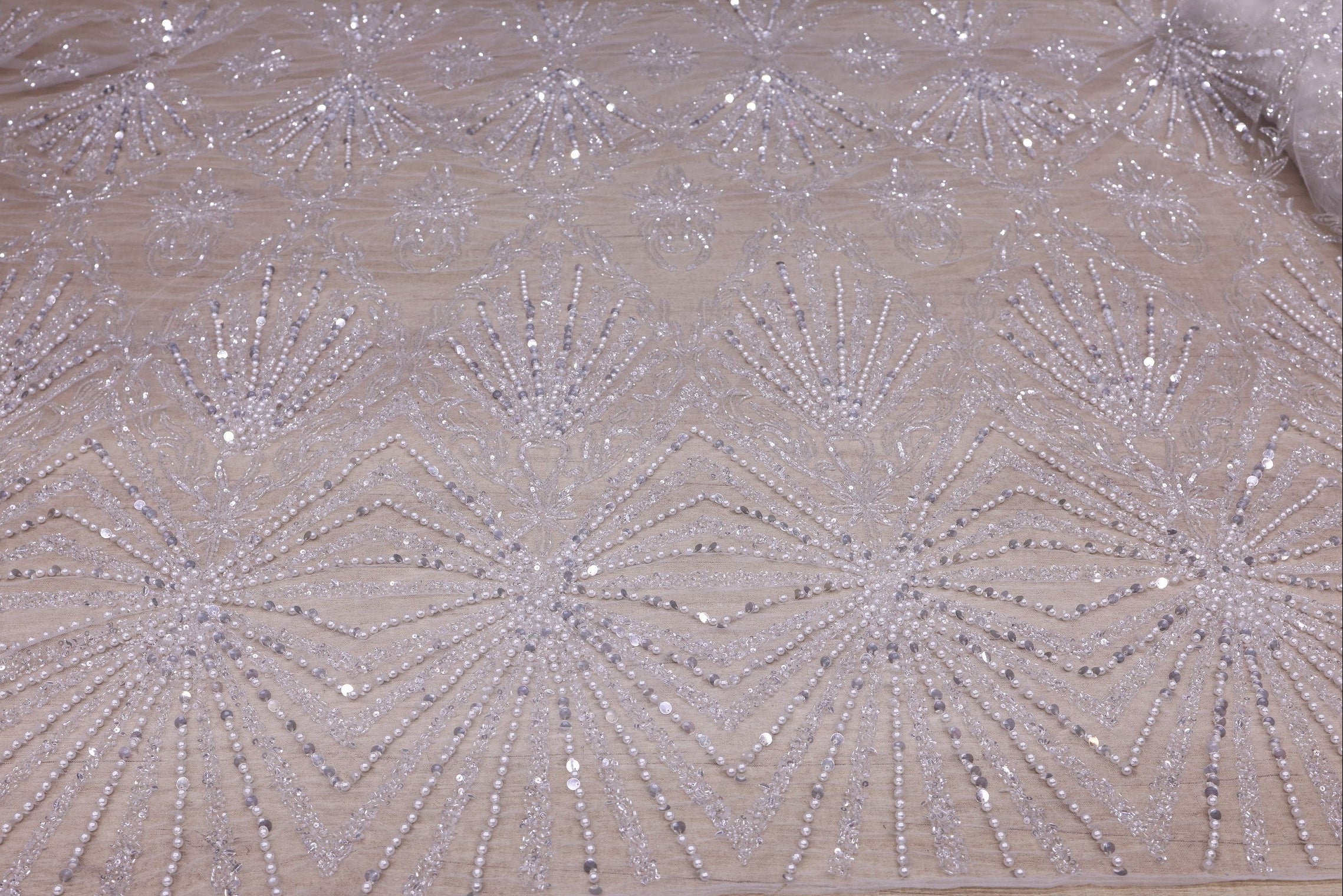 Broderie de lux tip dantela cu perle, margele si paiete  C38 - Alb