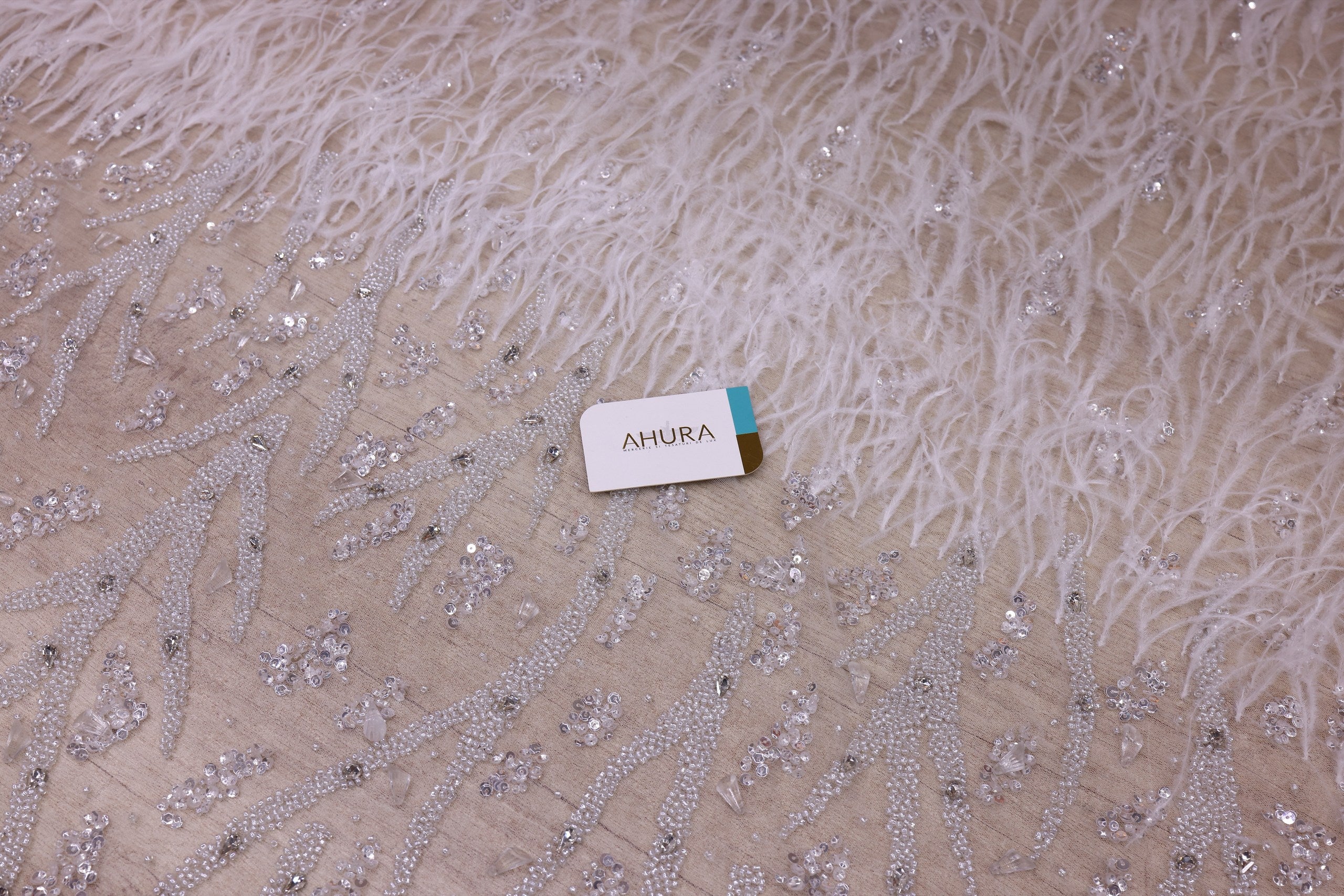 Broderie de lux tip dantela cu pene, margele si paiete C41 - Alb