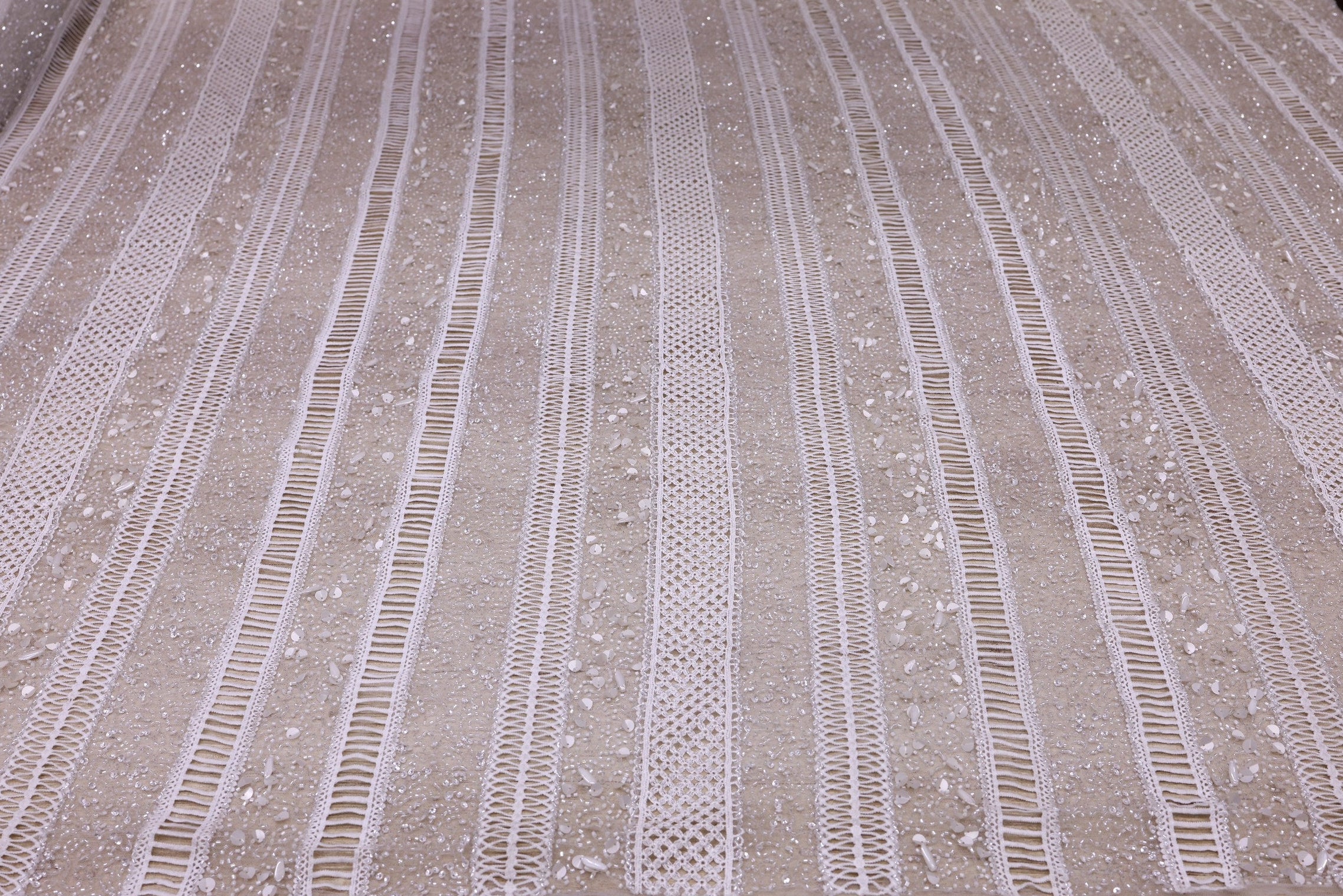 Broderie de lux tip dantela cu margele si paiete   C42 - Alb