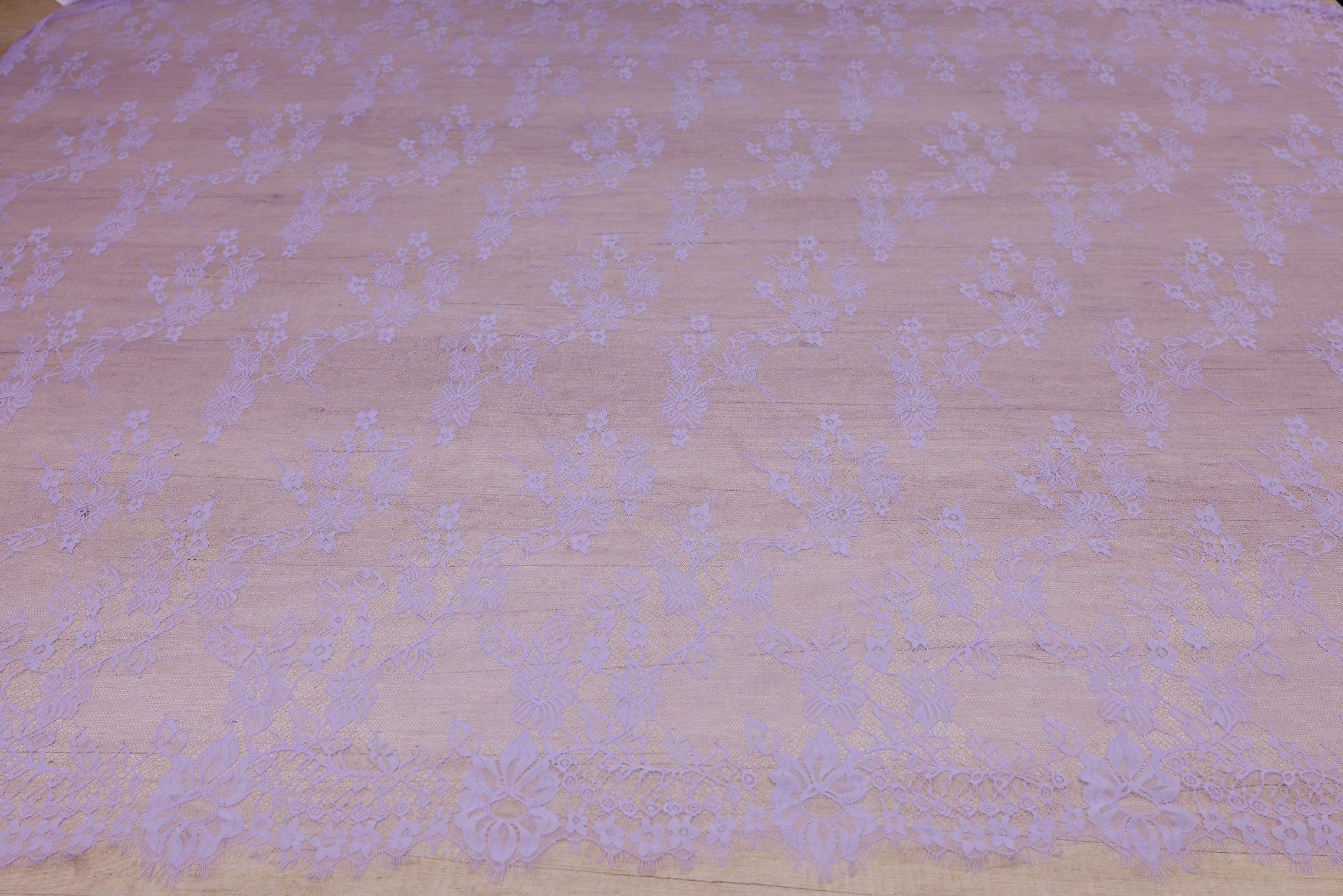 Dantela Chantilly Lila - 2-9911