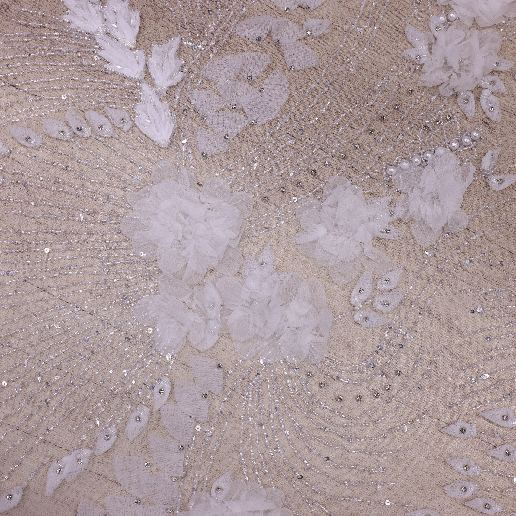 Broderie de lux tip dantela cu strasuri/pietre pretioase  C45 - Alb.