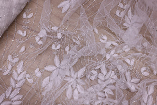 Broderie de lux tip dantela cu flori 3D, margele si paiete C49 - Alb.
