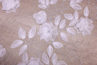 Broderie de lux tip dantela cu flori 3D, margele si paiete  C50 - Alb.