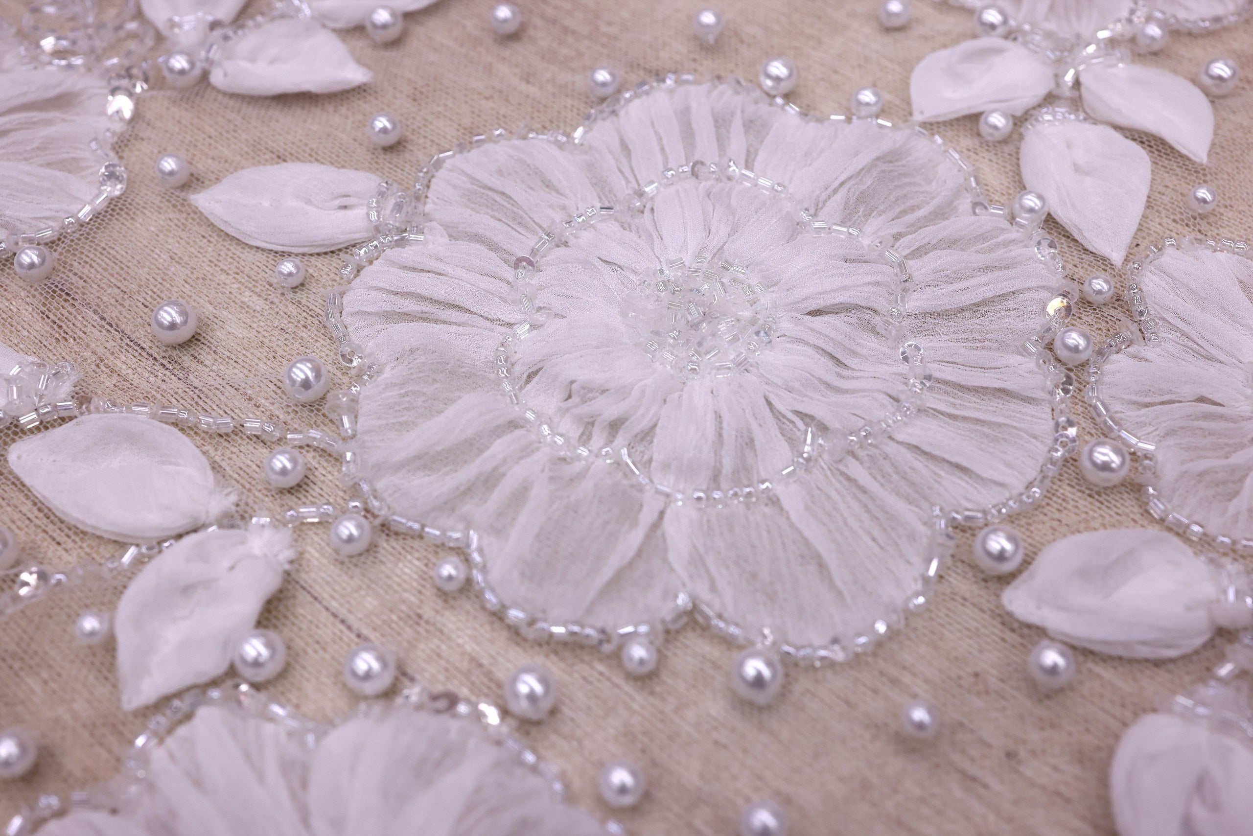 Broderie de lux tip dantela cu flori 3D, cristale si perle  cusute manual   C52 - Alb.