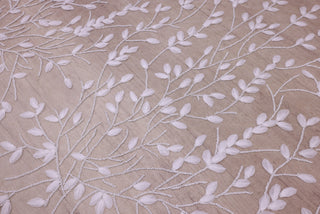 Broderie de lux tip dantela cu aplicatii 3D si perle cusute manual C53 - Alb.